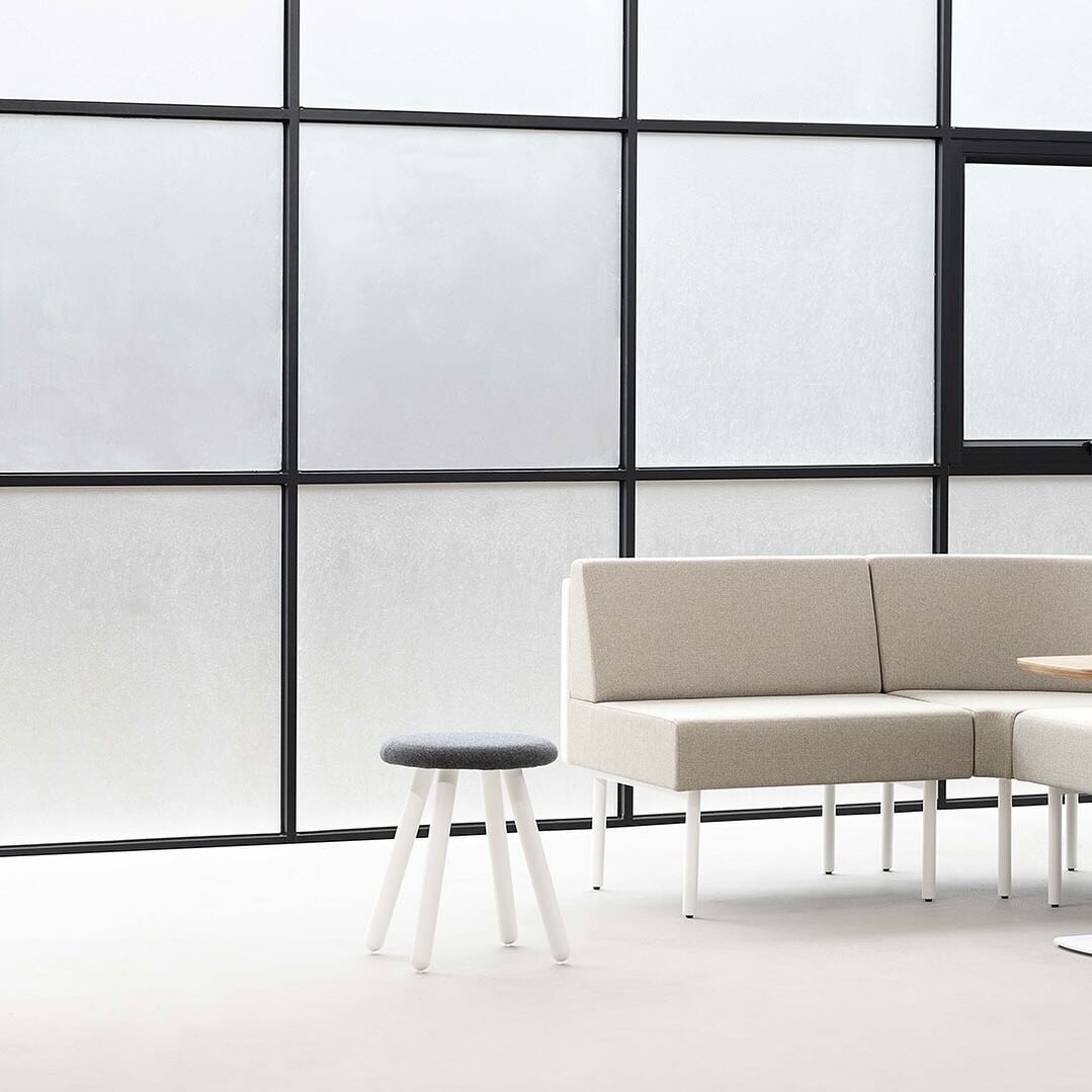 Introducing Capsule, a modular system that harmonizes simplistic lines with plush seating. Designed to be multifunctional, it maximizes space utilization while offering endless configuration possibilities. Explore the integration of diverse table and