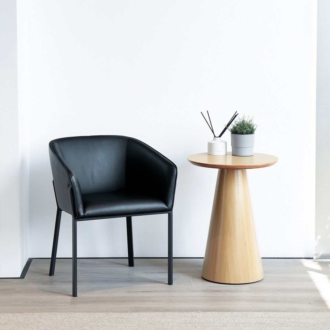 Sit a moment with our range of featured seating.
⠀⠀⠀⠀⠀⠀⠀⠀⠀
1.Featuring Cue chair and Botanica timber side table.
2.Featuring A-Line chair and Botanica.
3.Featuring Hero Sofa single seater.
⠀⠀⠀⠀⠀⠀⠀⠀⠀
#Lexta #Showroom #CueChair #Botanica #A-Line #HeroS