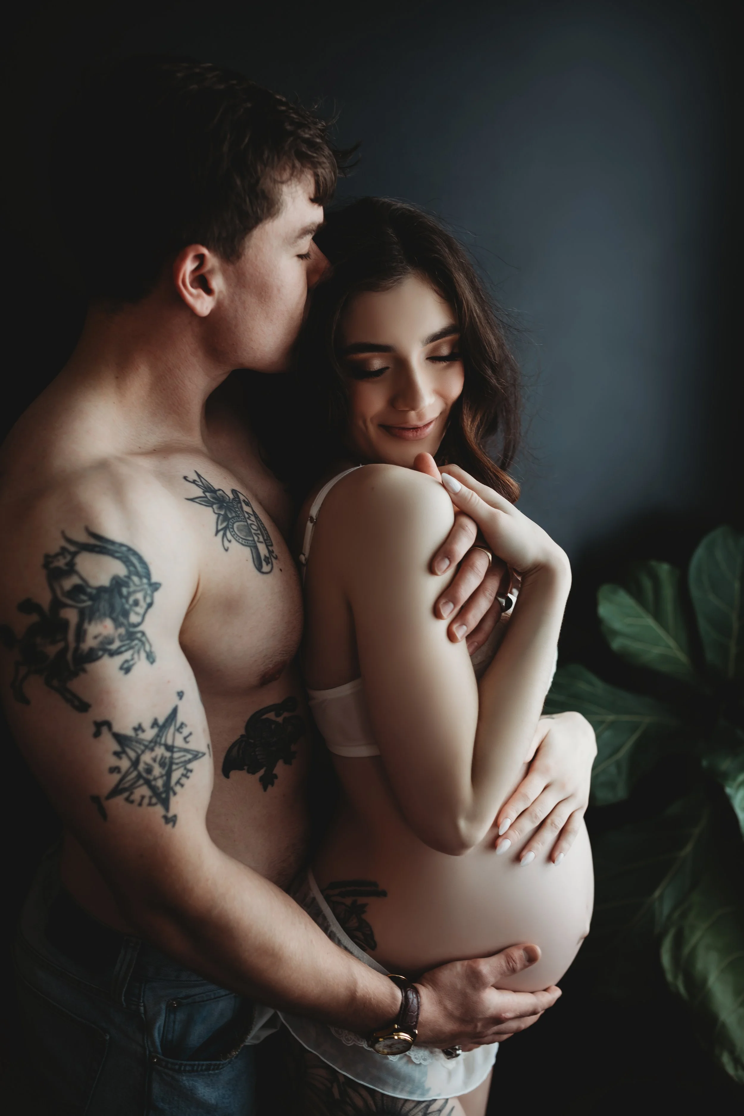 maternity boudoir in the seattle area