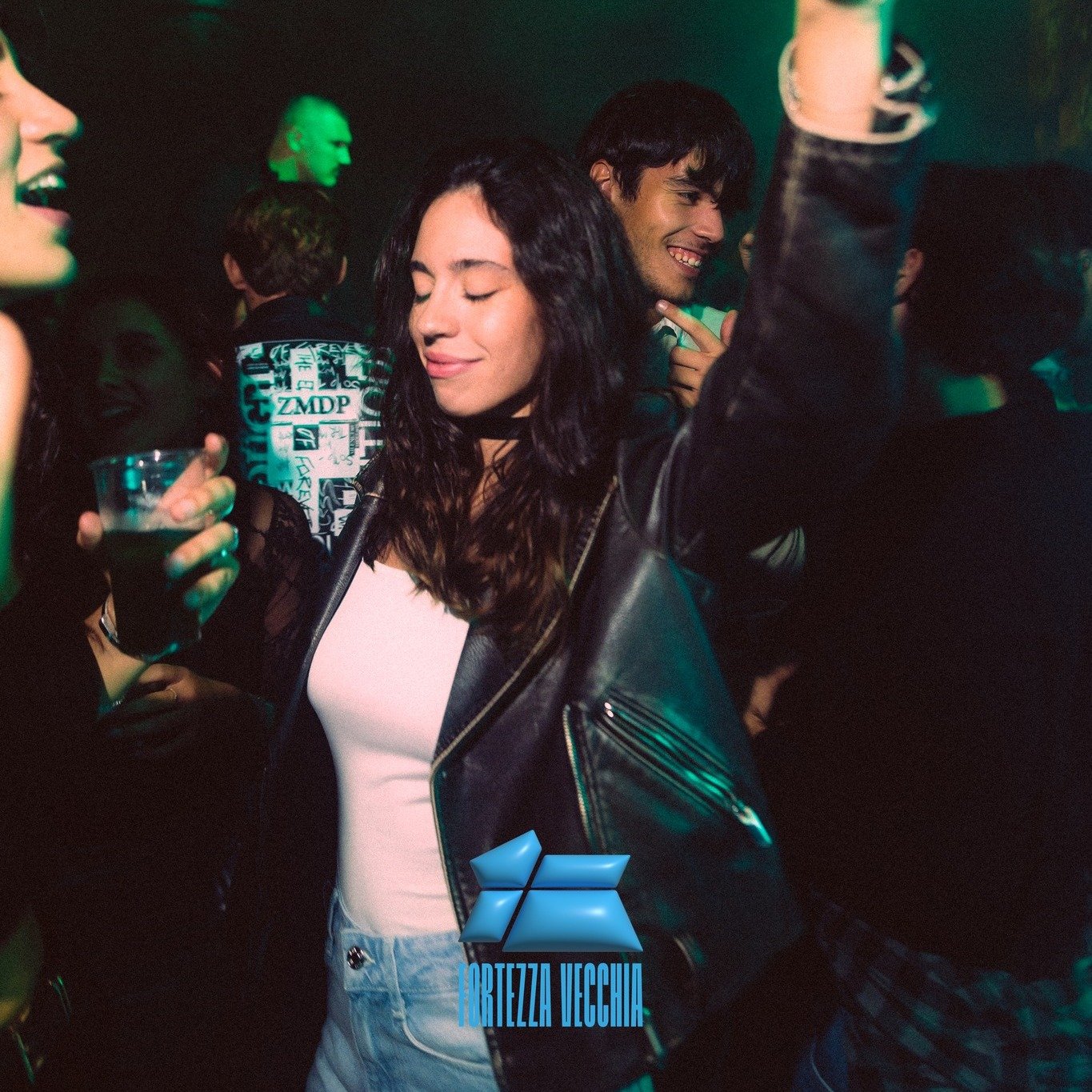 STASERA NON MANCARE, SERATA DI CHIUSURA A BOMBA 💣

Le hit pi&ugrave; fresche mixate insieme ai classic dance anthems dei paladini dell&rsquo;amore che non smetteranno mai di farvi fremere mani e piedi.
Ticket: 12&euro; + drink - acquisto in cassa
Or