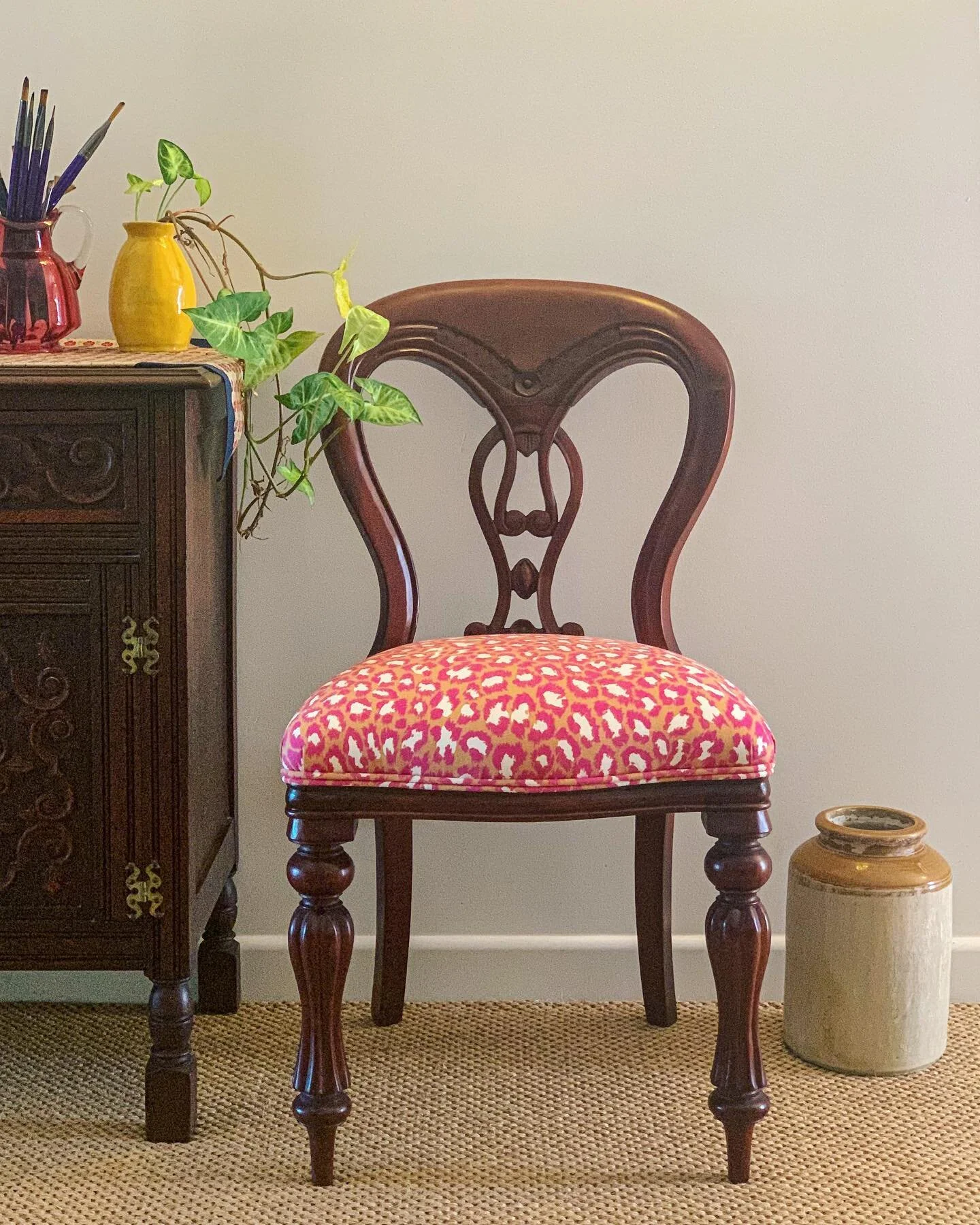 New fabric = even better personality for a pair of these reupholstered dining chairs delivered back to their home today 🪑🐆💞