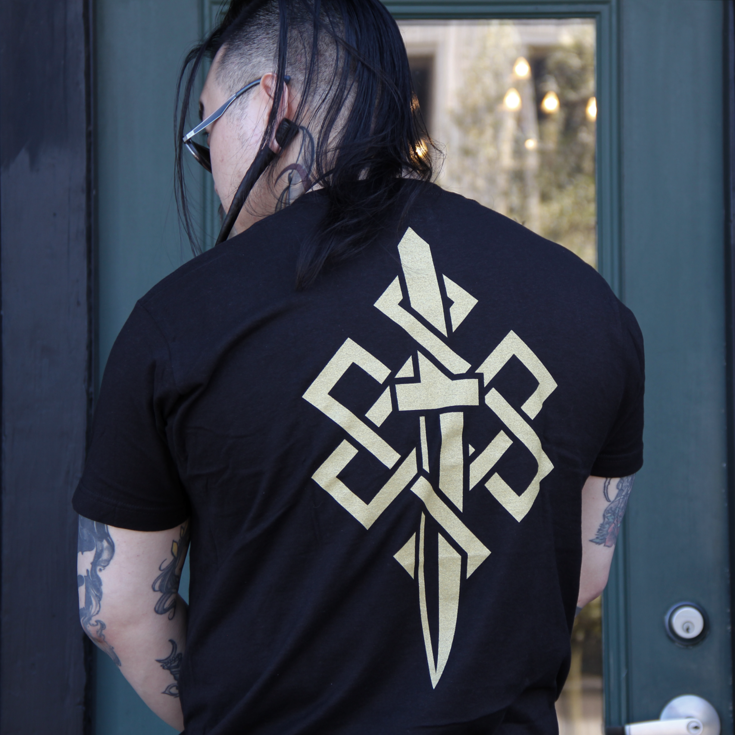 KK_BLACK_BACK.png