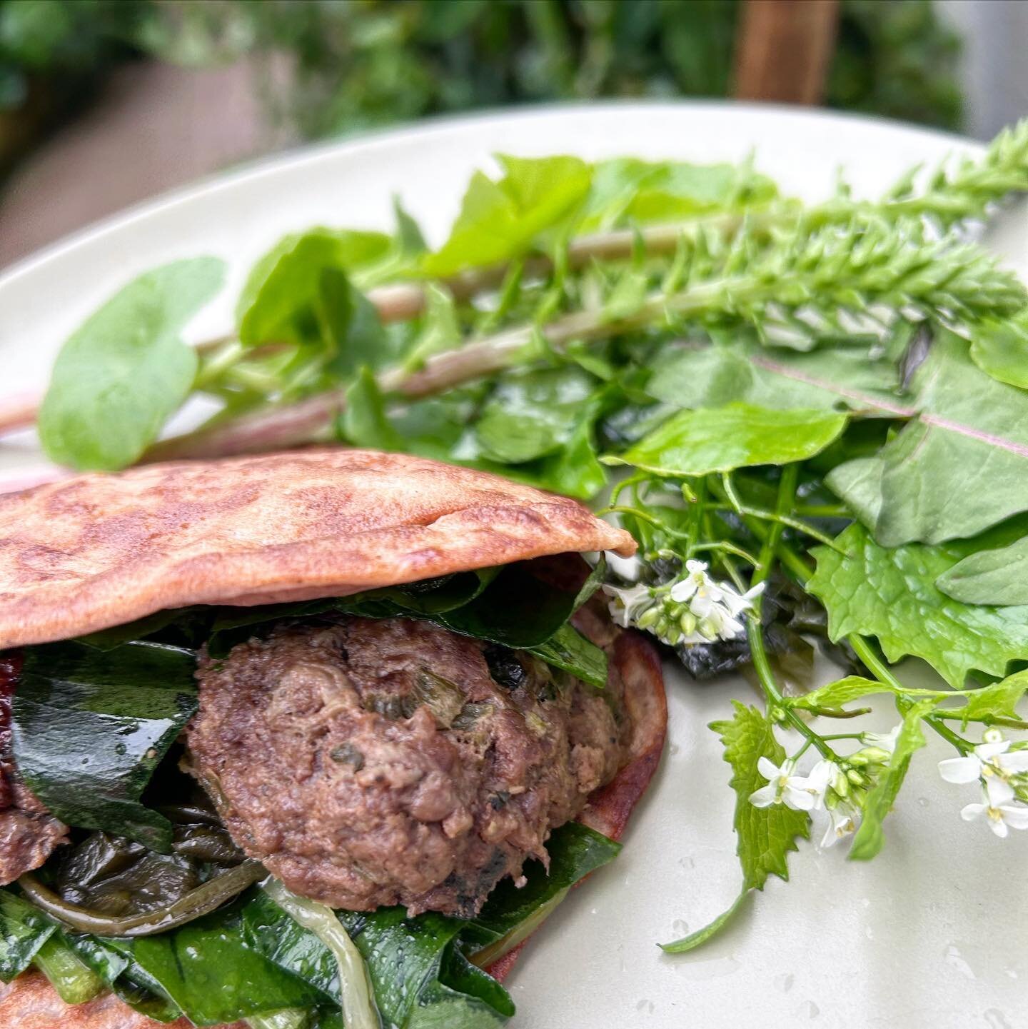 Day 8 @wildbiomeproject 

I made burgers 🍔 

Kind of burgers, I mean they would be perfect burgers if I was allowed a bun, but had to cope without 
🍔
I used mix of minced venison and wild lamb and the patties were amazing! So tasty, not dry at all 
