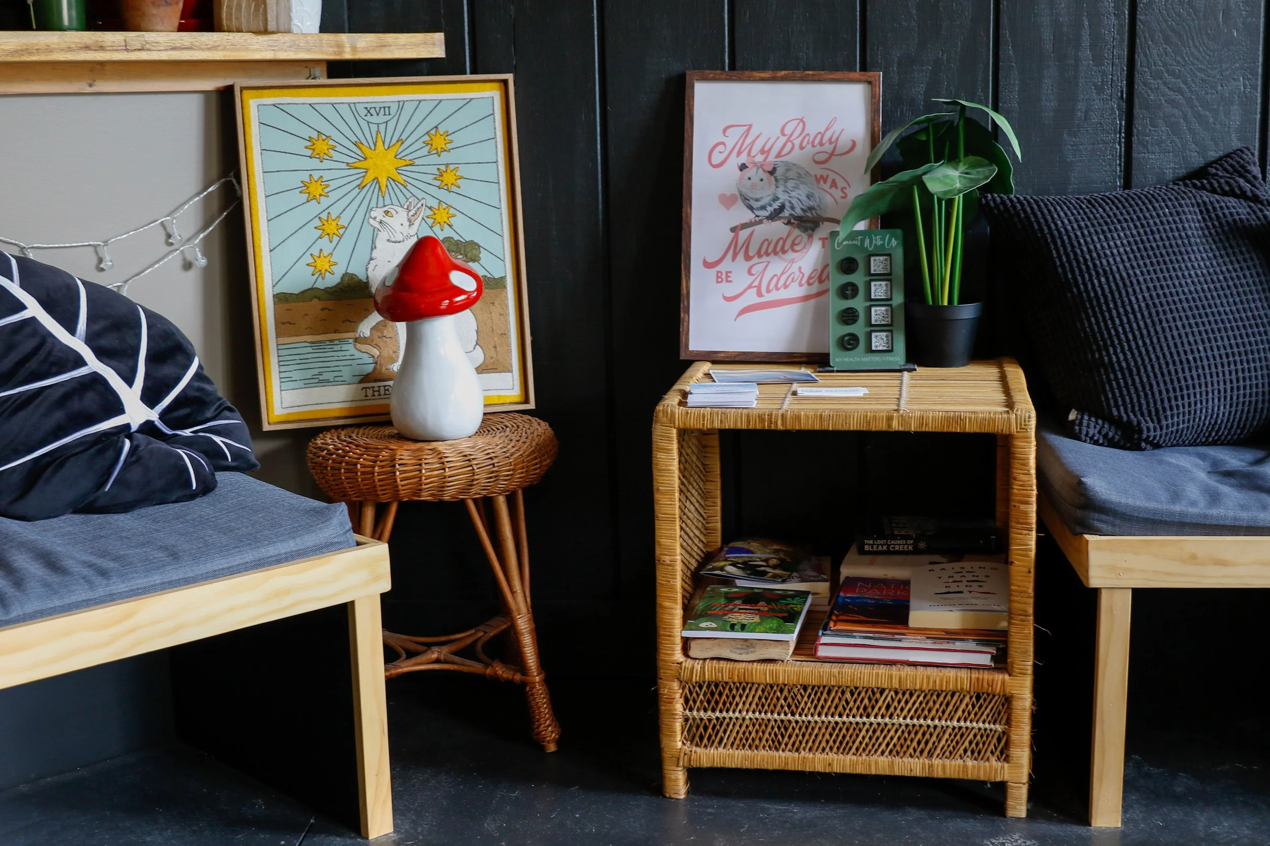 Details of the front room
