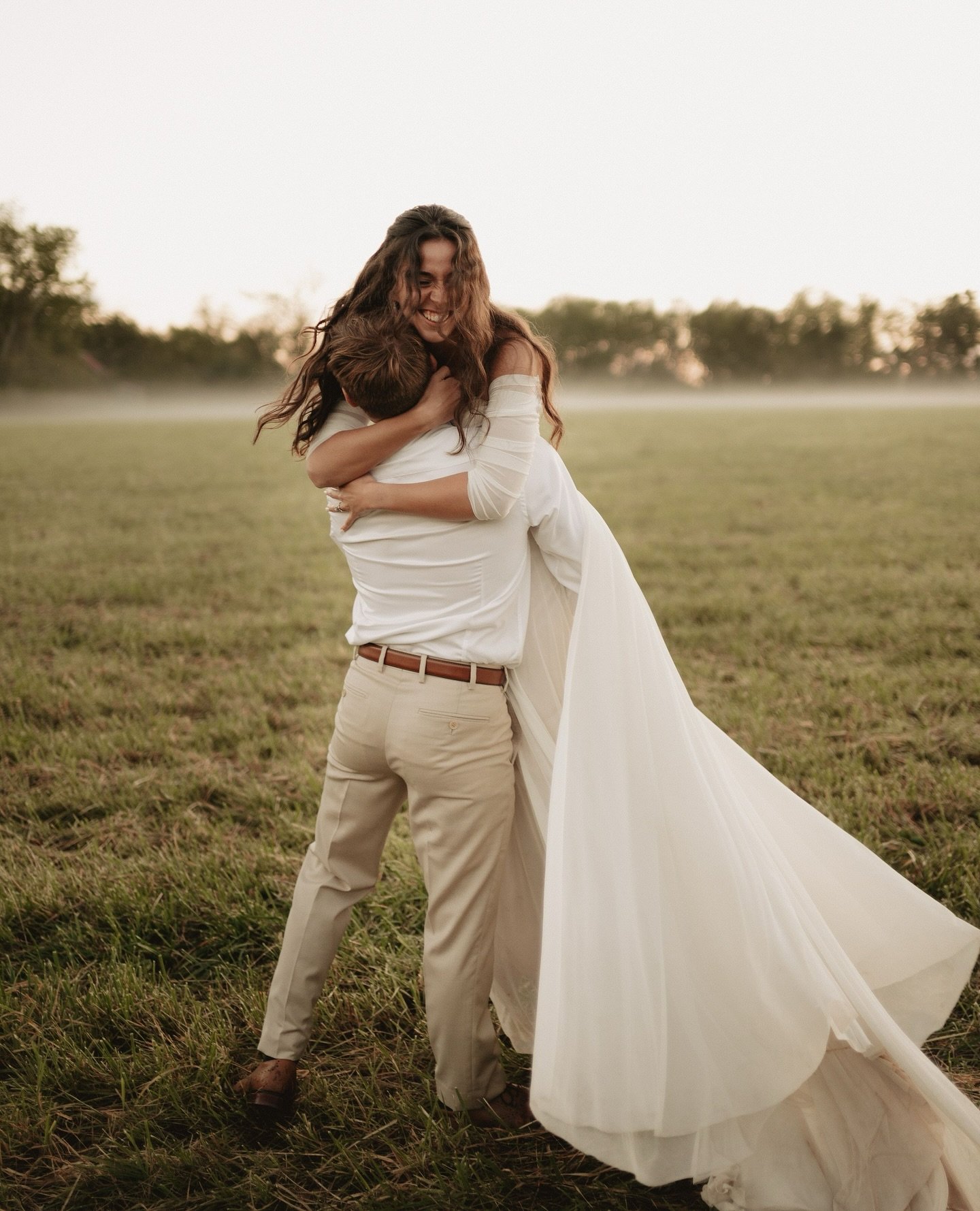 Its always been Harry and Tina... This is what they told me on our consultation call after they told me the story of how they met at high school English class and were together ever since. Now, they are husband and wife! ✨
What an honor it was to