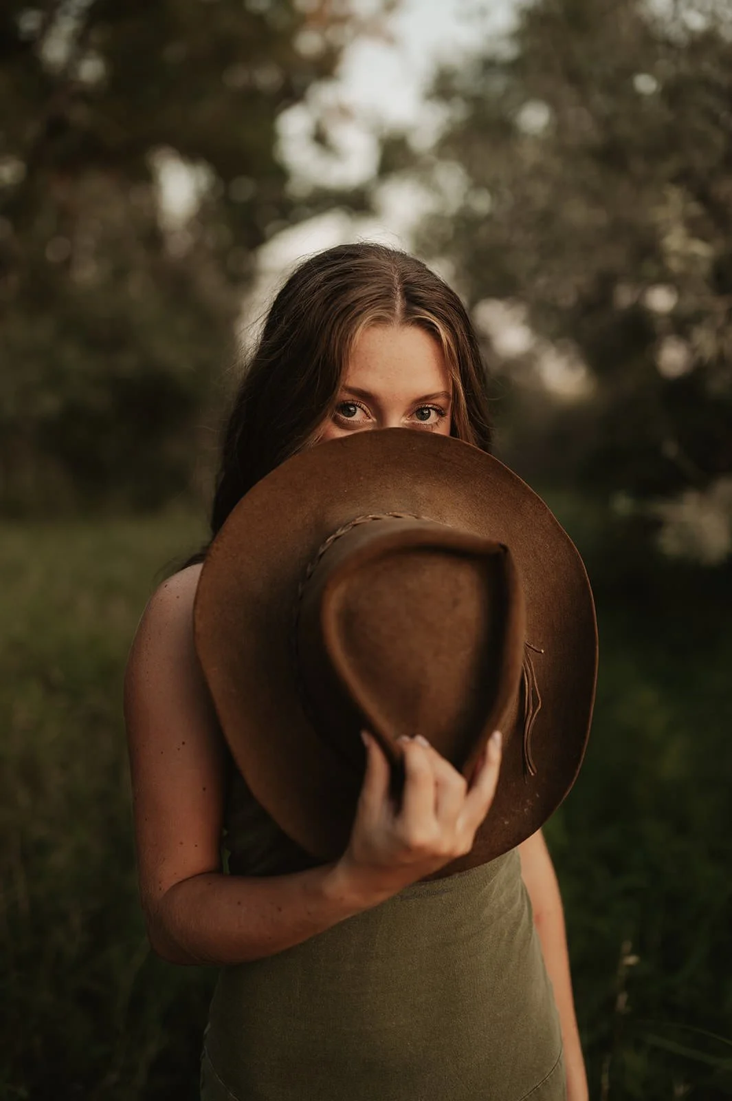 moody senior portraits