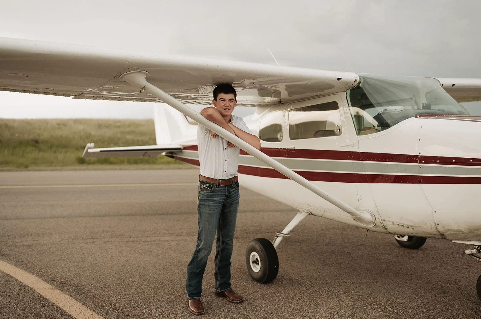 airplane senior portrait