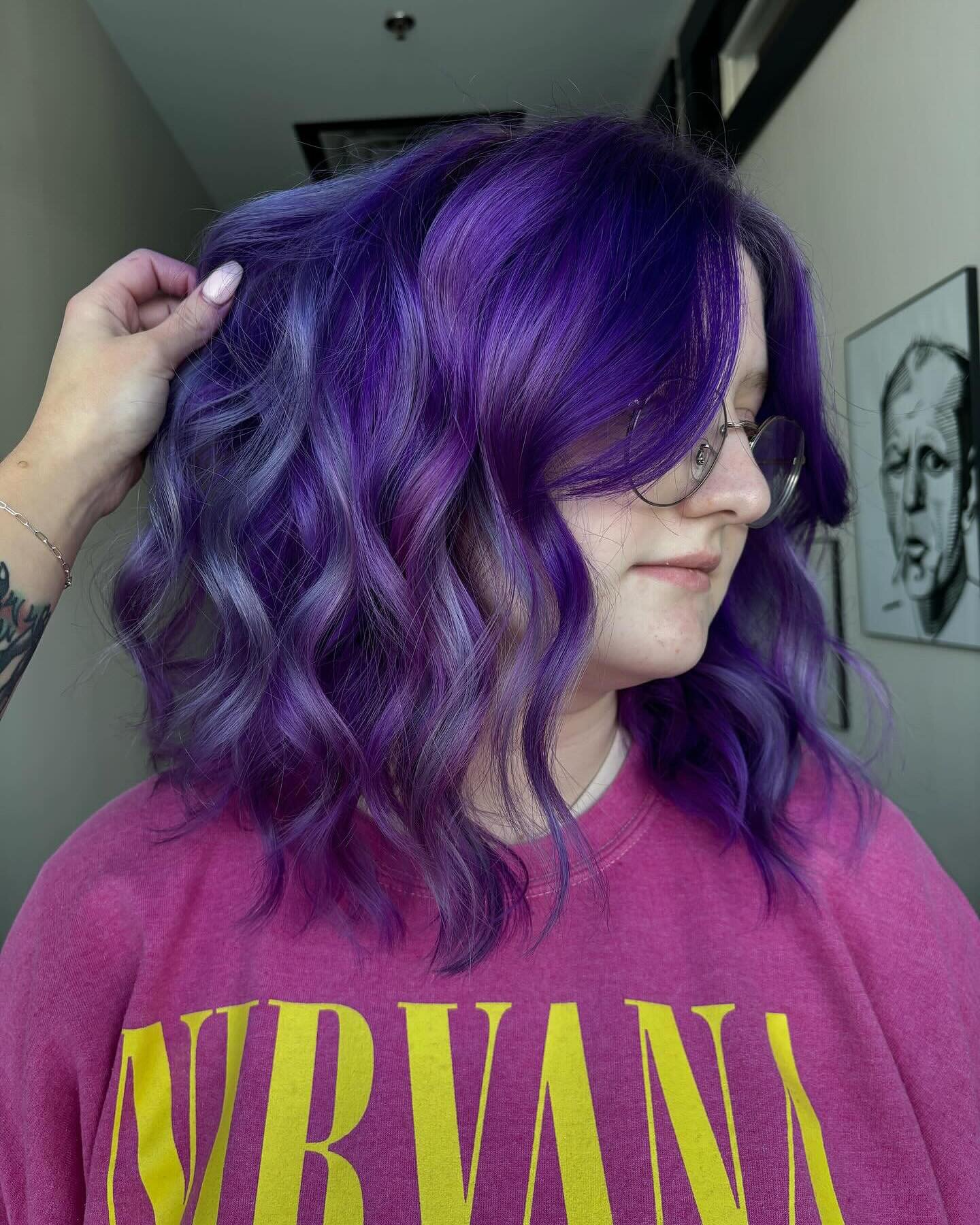 𝔥𝔦𝔤𝔥 𝔦𝔪𝔭𝔞𝔠𝔱 🦋

stylist: @hairr.by.emily 
&bull;
&bull;
&bull;
#vividhaircolor #vividspecialist #carmelsalon #indysalon #indystylist #carmelstylist #hairinspo #pulpriot #pulpriothair #vivids #trending #trendinghair