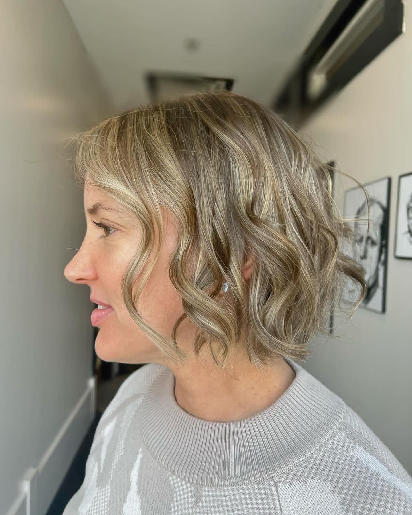 Vacay vibes ⛱️

ꜱᴛʏʟɪꜱᴛ: @hairbyskysheets 

&bull;
&bull;
&bull;
#carmelsalon
#indysalon
#indystylist
#carmelindiana
#goldwell
#goldwellsalon
#alfaparf
#wella
#shadeseq
#olaplex
#hairinspo
#hairroutine