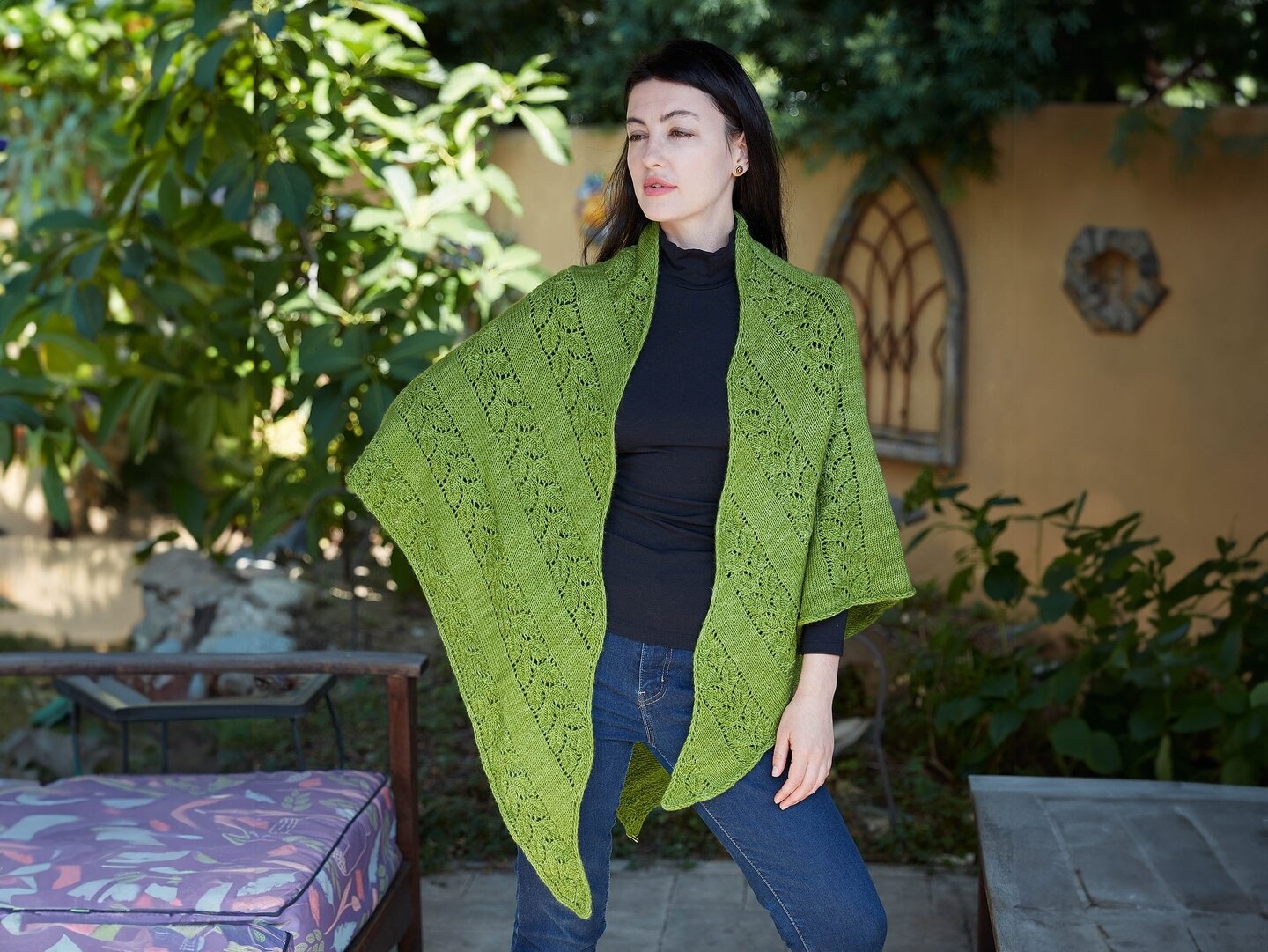 Thank you for the warm welcome for Esprit d'Evelyn!

For several years, I'd been wanting to design a shawl knit with green yarn in honor of my mom, Evelyn. Her favorite color was green, and it became my favorite color for a long time.

The timing for