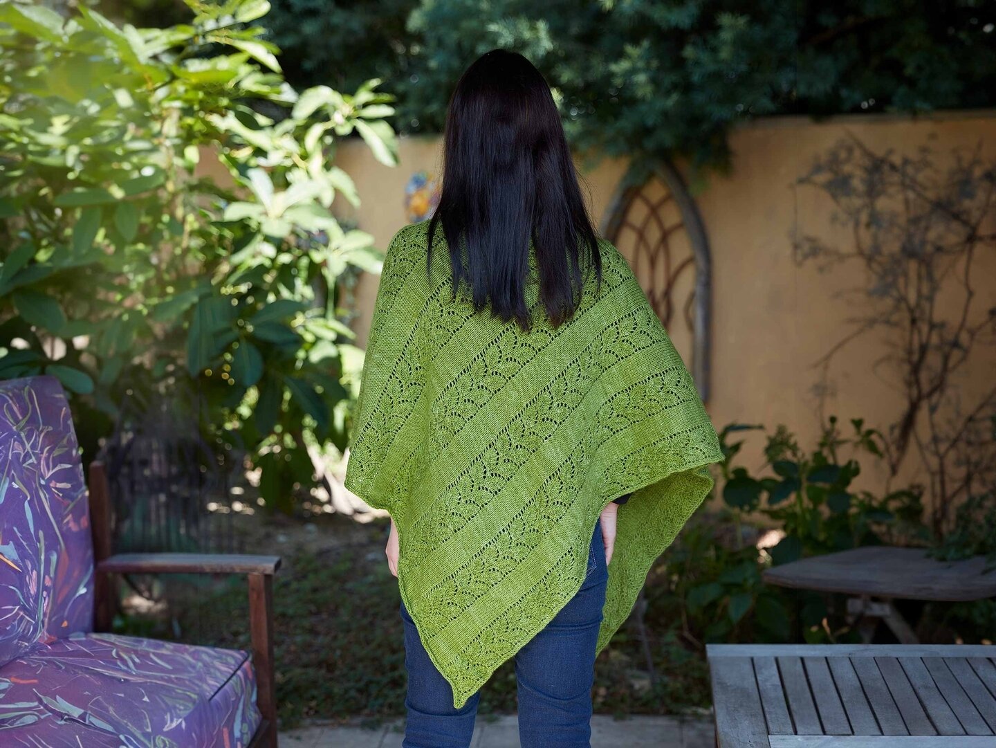 After starting on this journey almost two years ago, Esprit d'Evelyn is out in the world!

With the help of my newsletter subscribers who participated in a poll to choose design options and @seachangefibers gorgeous Swale non-superwash yarn in this b