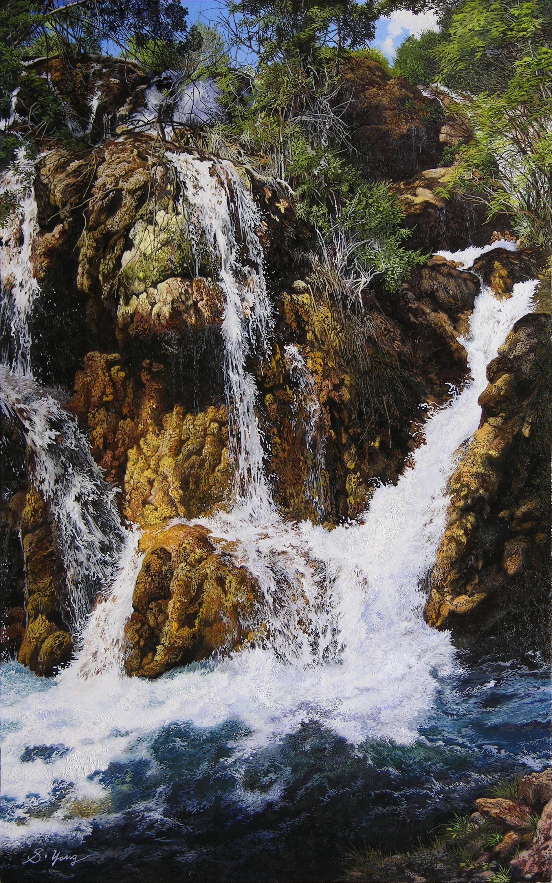 Waterfalls from high rocks.jpg