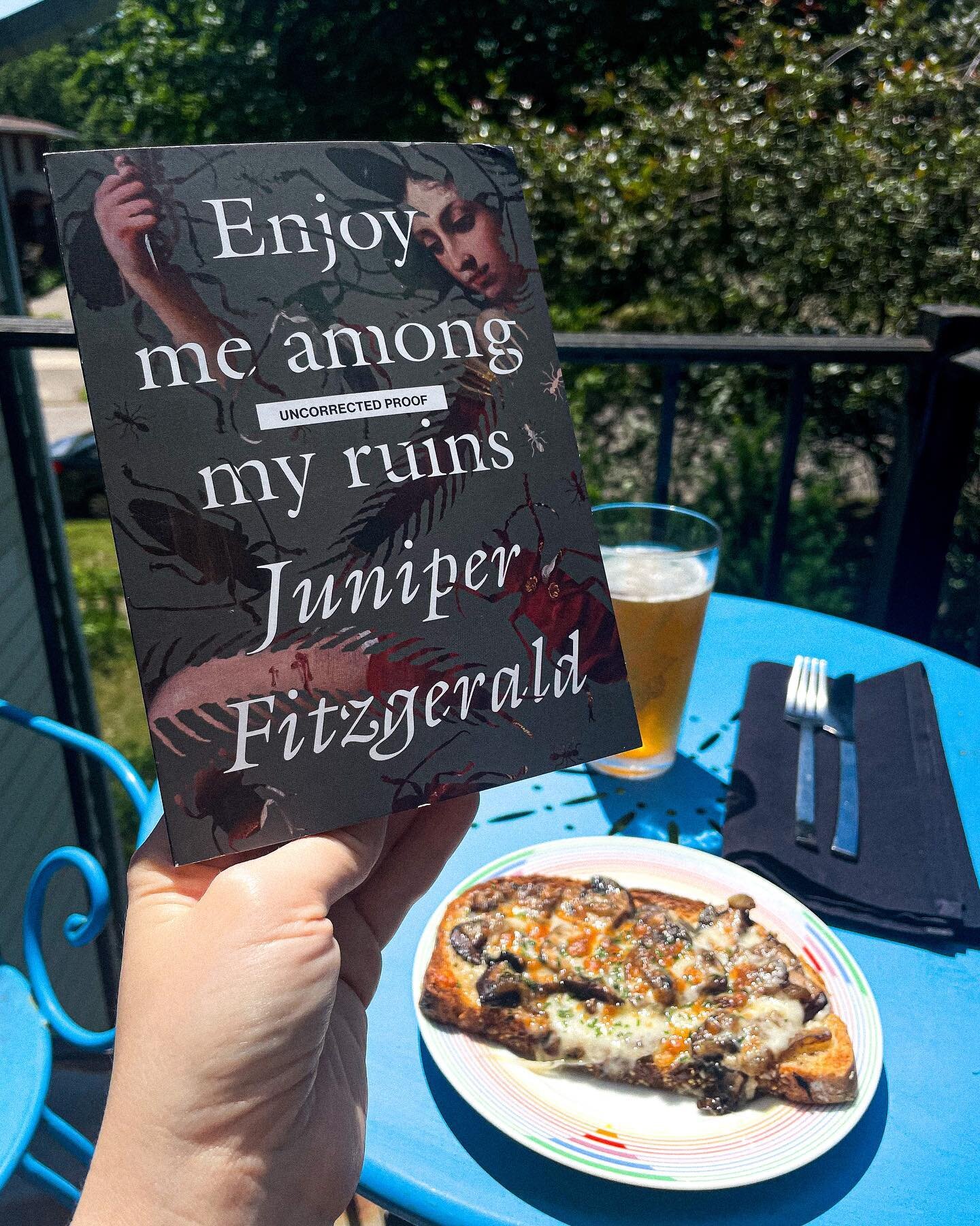 Savoring my first physical arc from one of my favorite indie publishers (@feministpress I love you so much) and this mushroom melt with white cheddar, sage, and truffle mayo. Is a melt seasonally appropriate as I melt outside? No, but it IS delicious
