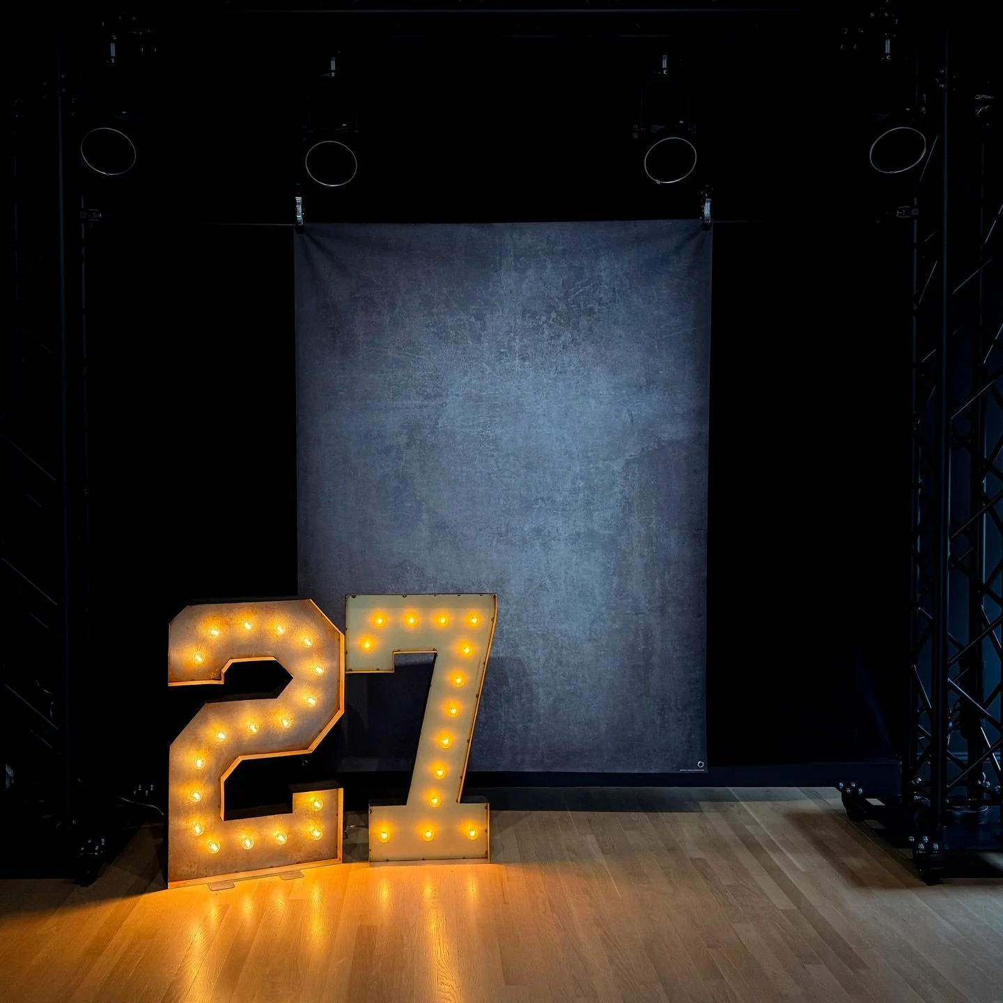 📸
Hey Class of 2027 &mdash; look what just arrived at the studio! Our new custom vintage metal marquee &ldquo;7&rdquo; is ready for your senior portraits.

If you&rsquo;re a rising junior, it&rsquo;s never too early to start thinking about senior ph