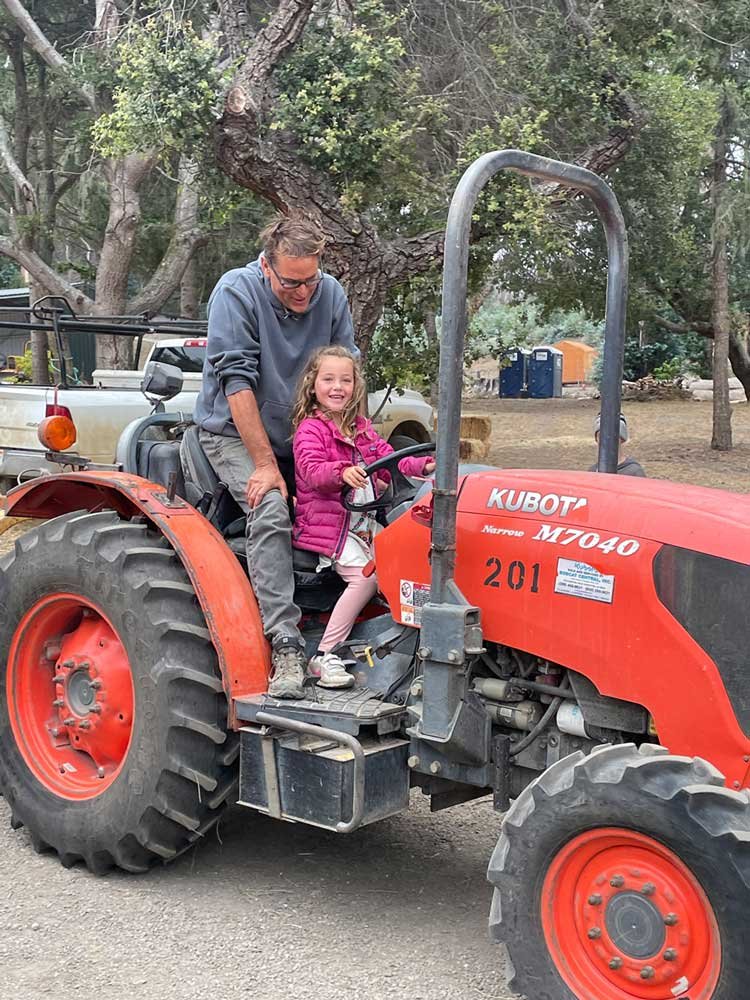 rsv-trees-pumpkin-farm-pumpking-picking-festival-santa-cruz-half-moon-bay-pescadero7.-Jake-_-Greta-head-to-the-pumpkin-patch_.jpg