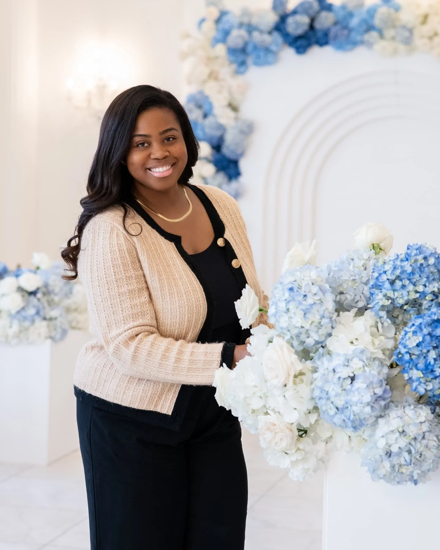 Honored to have captured @stylishfloraldesignco (Stylish Floral Design), putting the finishing touches on a dreamy wedding day and catching a few behind-the-scenes moments along the way.

Branding images don&rsquo;t have to be complicated, especially