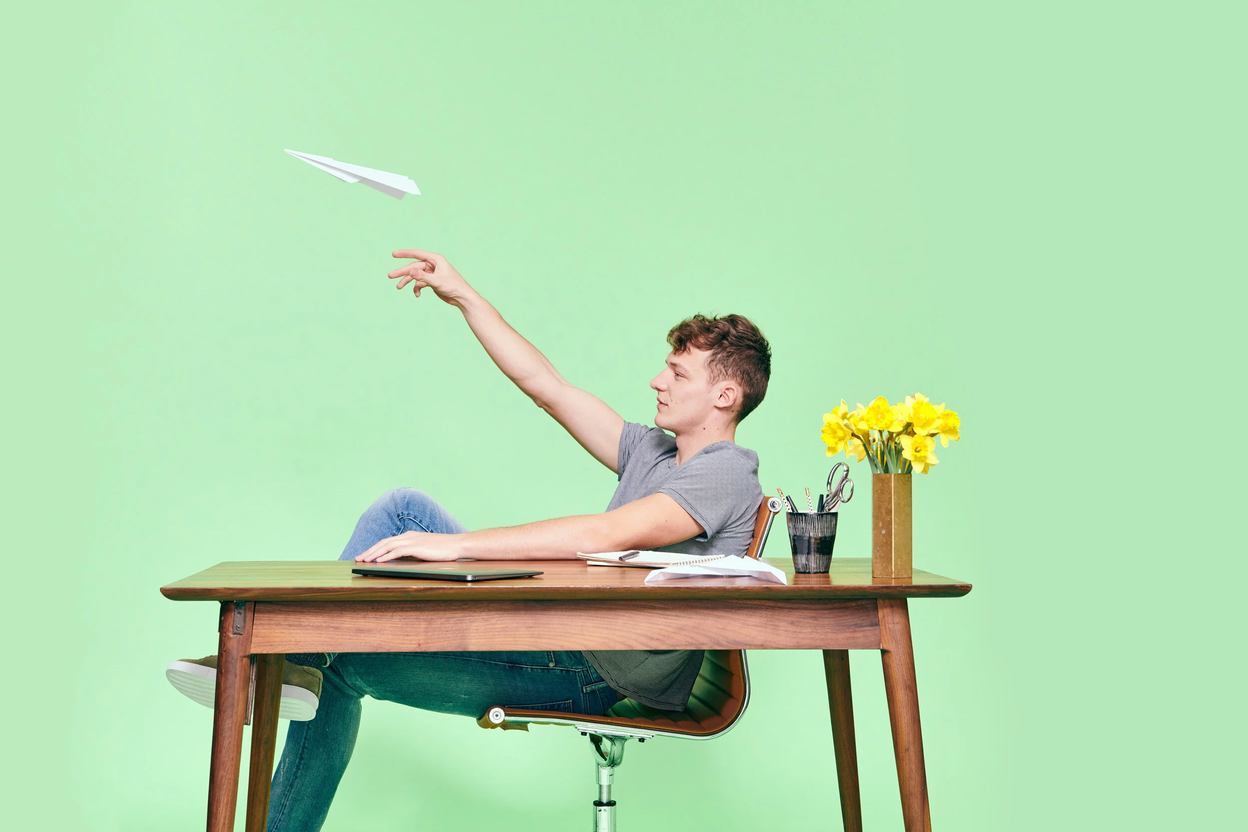 BOMBAS_Desk-3754_R1.jpg
