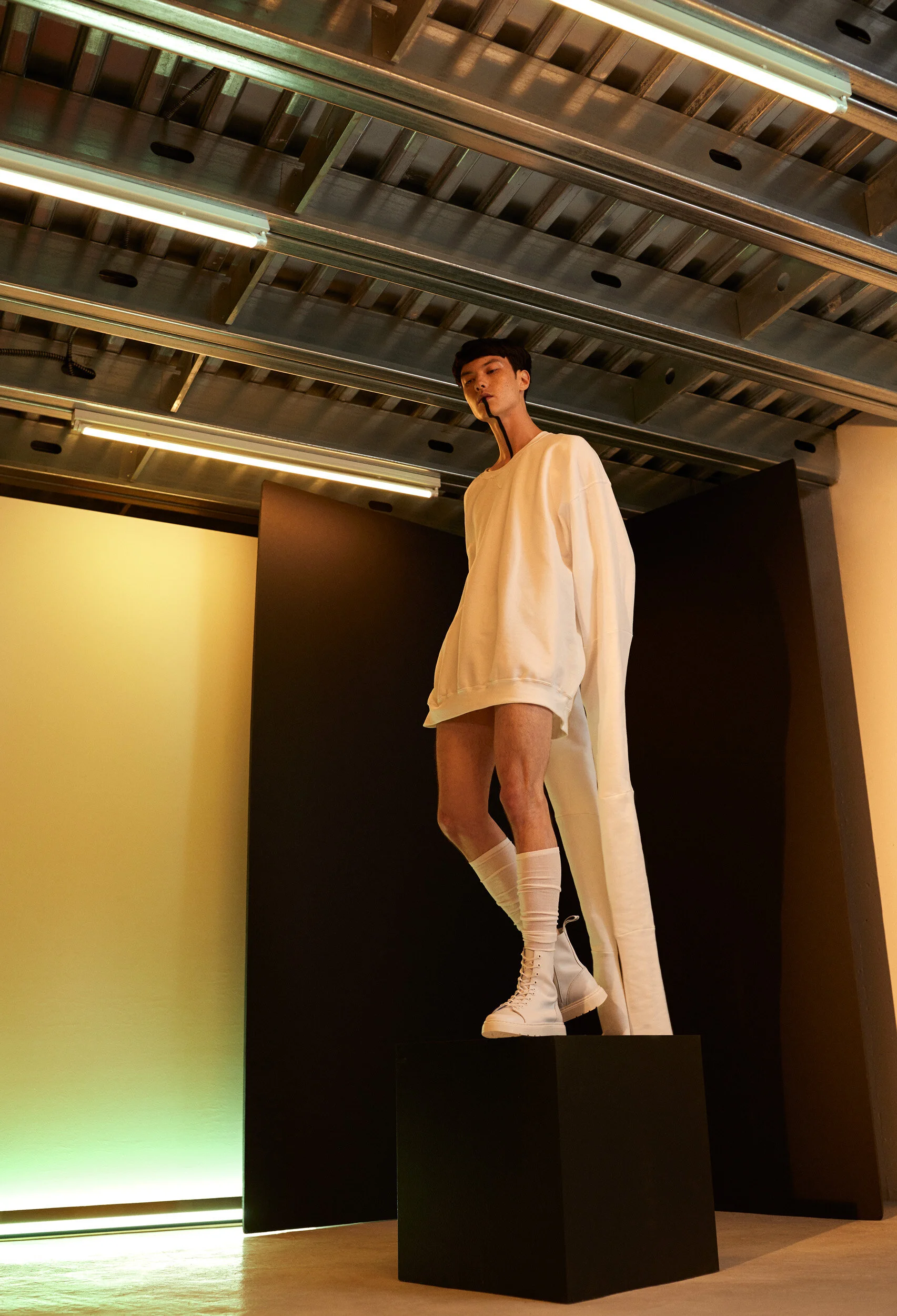 01Shot_Blackkloth_071 1_R1.jpg