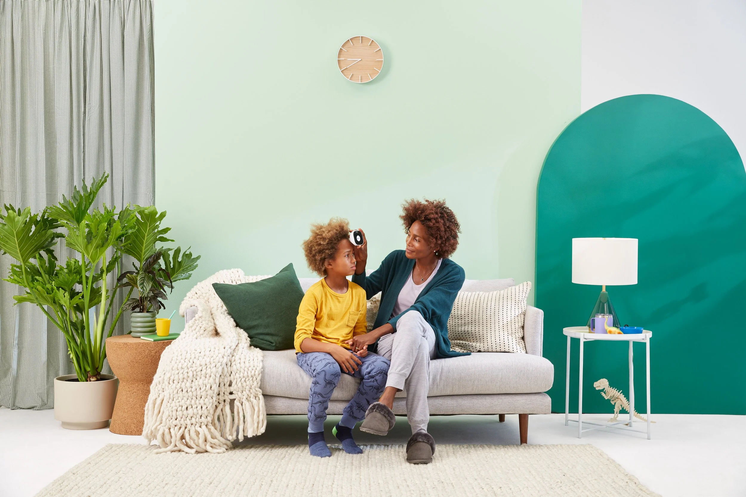 TytoCare_GettingBetter_LivingRoom_Wide_19_R1.jpg