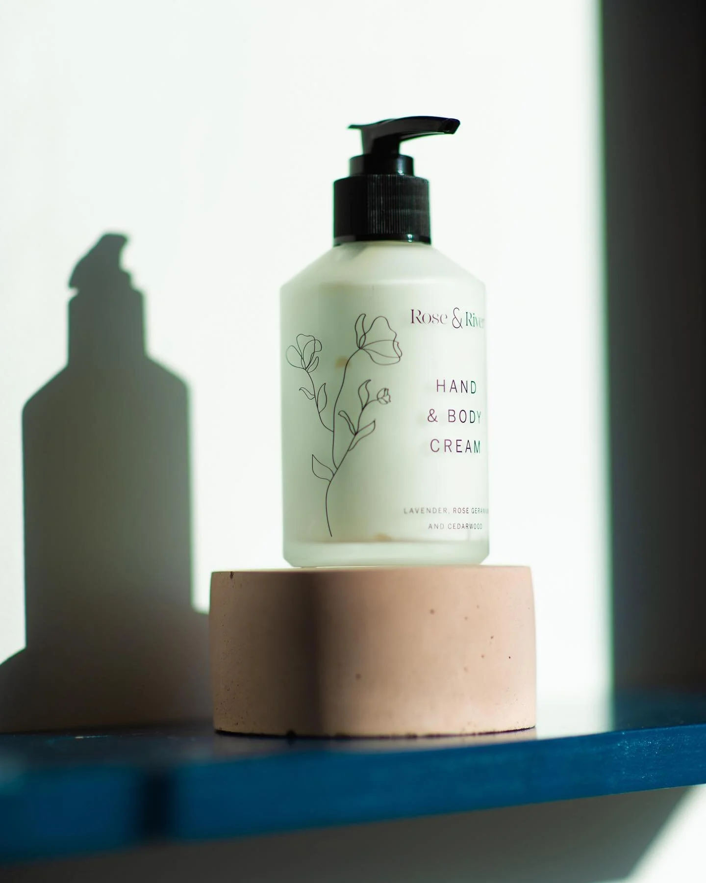 BEST CREAM IN THE BIZ 🙌🏼

Our creamy, butter like moisturiser is all you will need to keep your skin looking and feeling silky smooth 🦵🏻

It is packed with a whole heap of nourishing, vitamin rich ingredients;

🥜 Shea Butter
🌰 Jojoba Oil
🍑 Apr