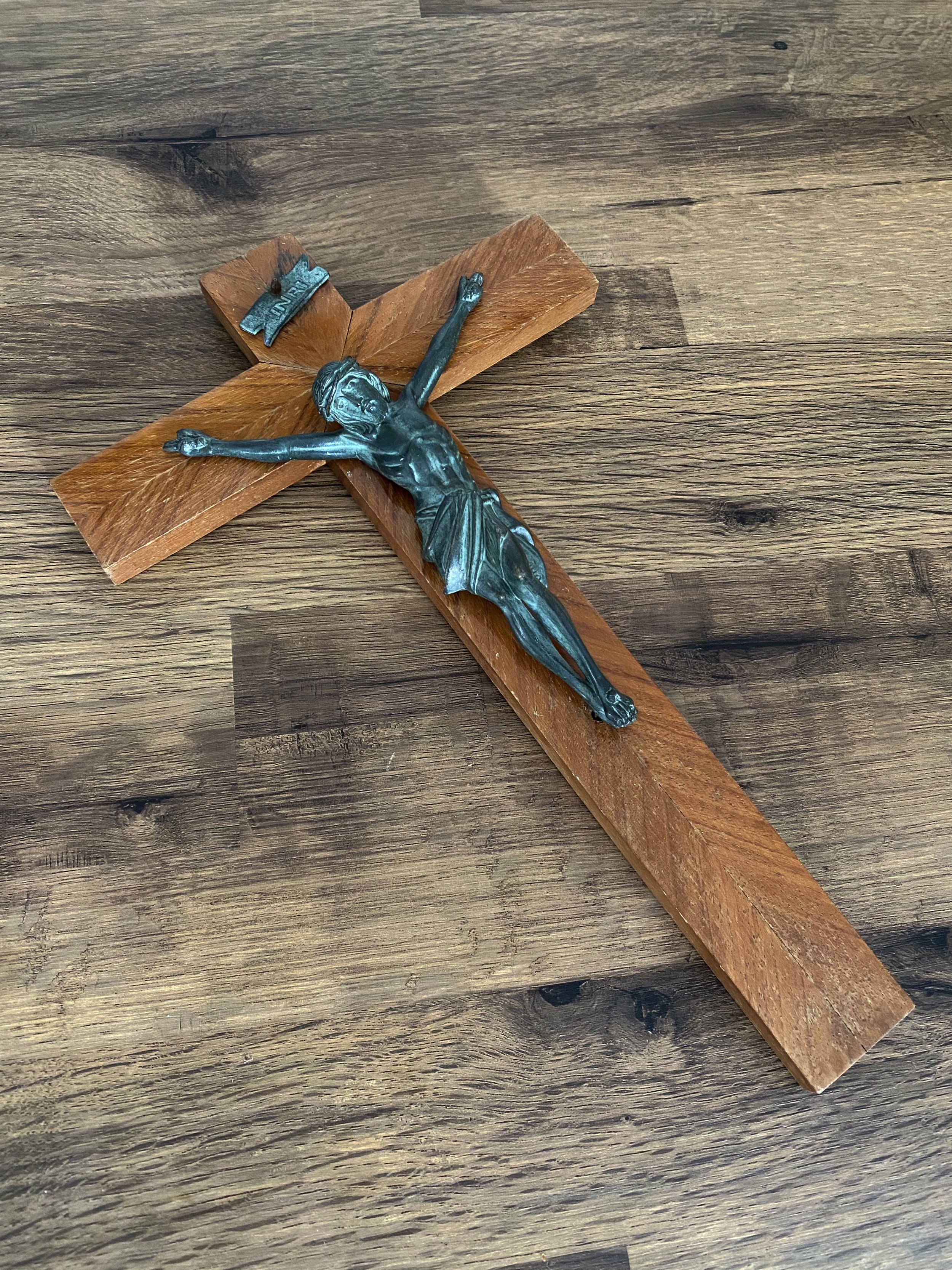 lightcross_table.jpg