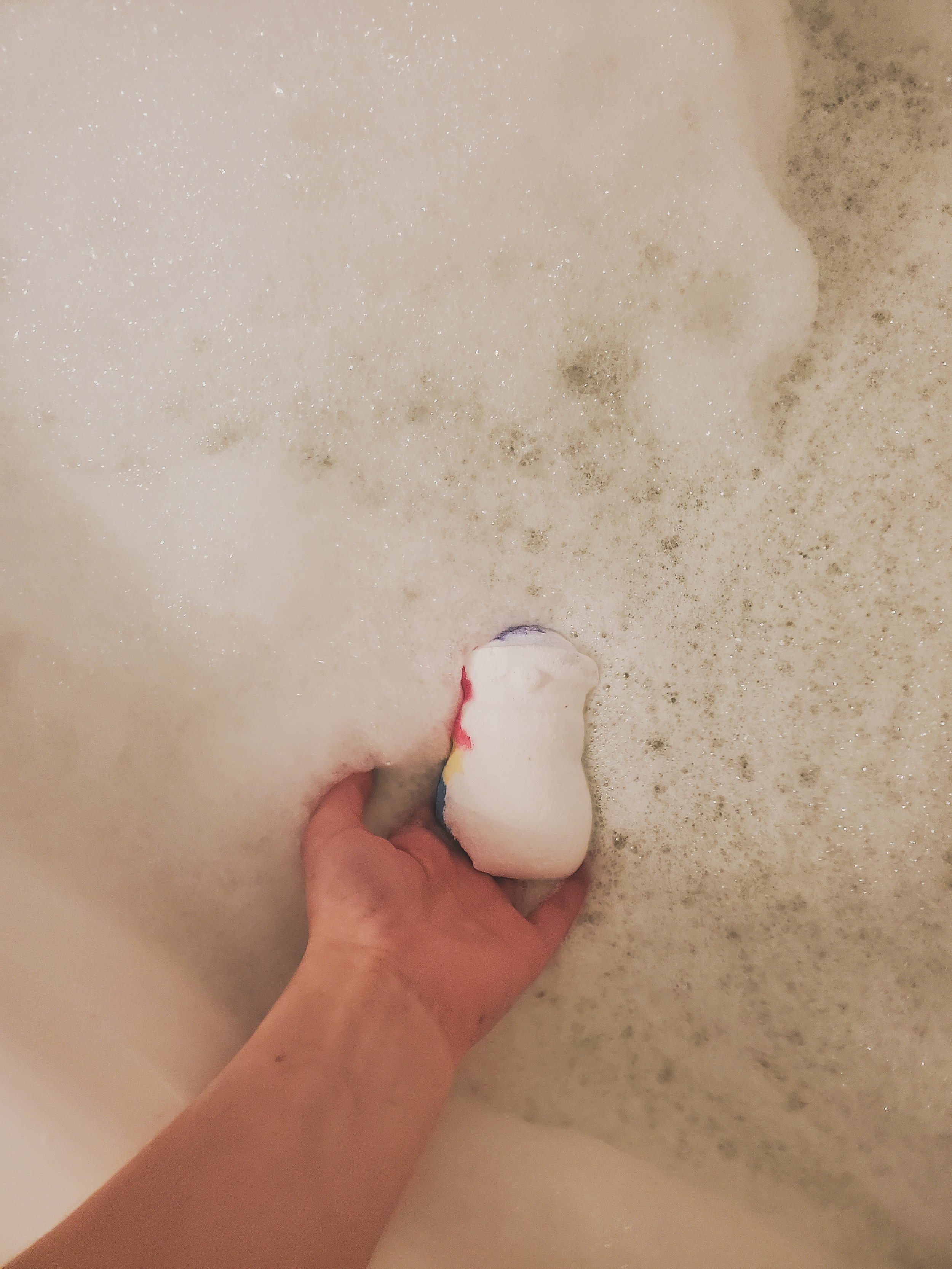  I take my bath concoctions very seriously. Today I did a bubble bar called The North Pole and my Snowman Dreaming bathbomb. 