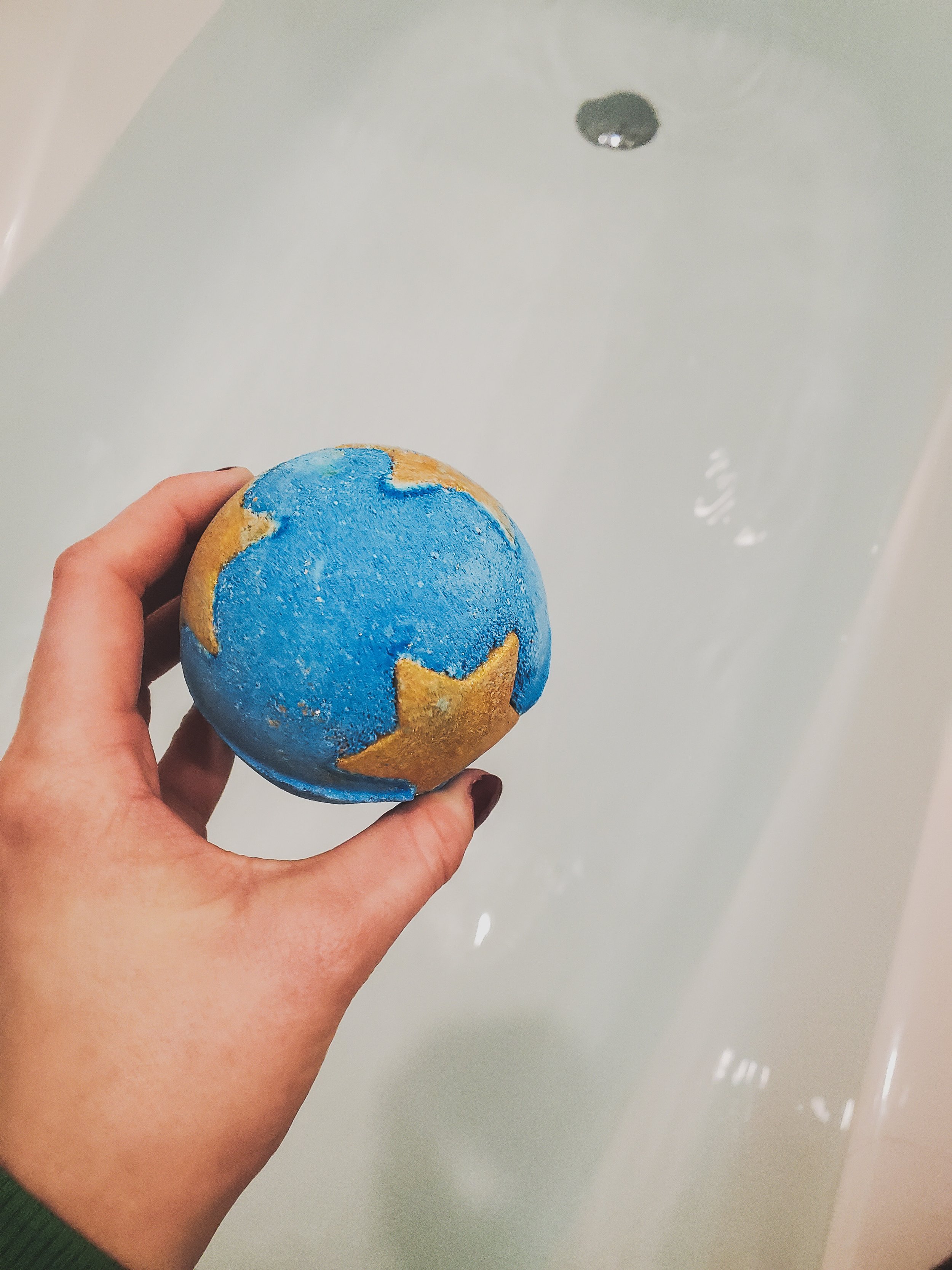  This bath bomb is called Shoot for the Stars! 