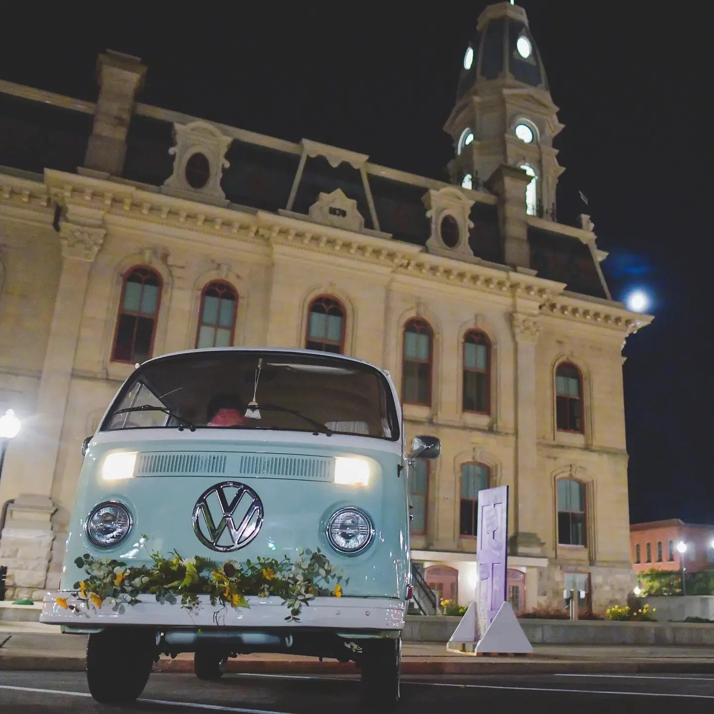 Blossom's first car show! ☆ 1974 all the way to 2021 ☆ 
#blossomthebus #carshow #photobus #volkswagenbus #vwbus #smallbuisness #buslife #photography #photobooth #womenownedbuisness #vwgirlsrock