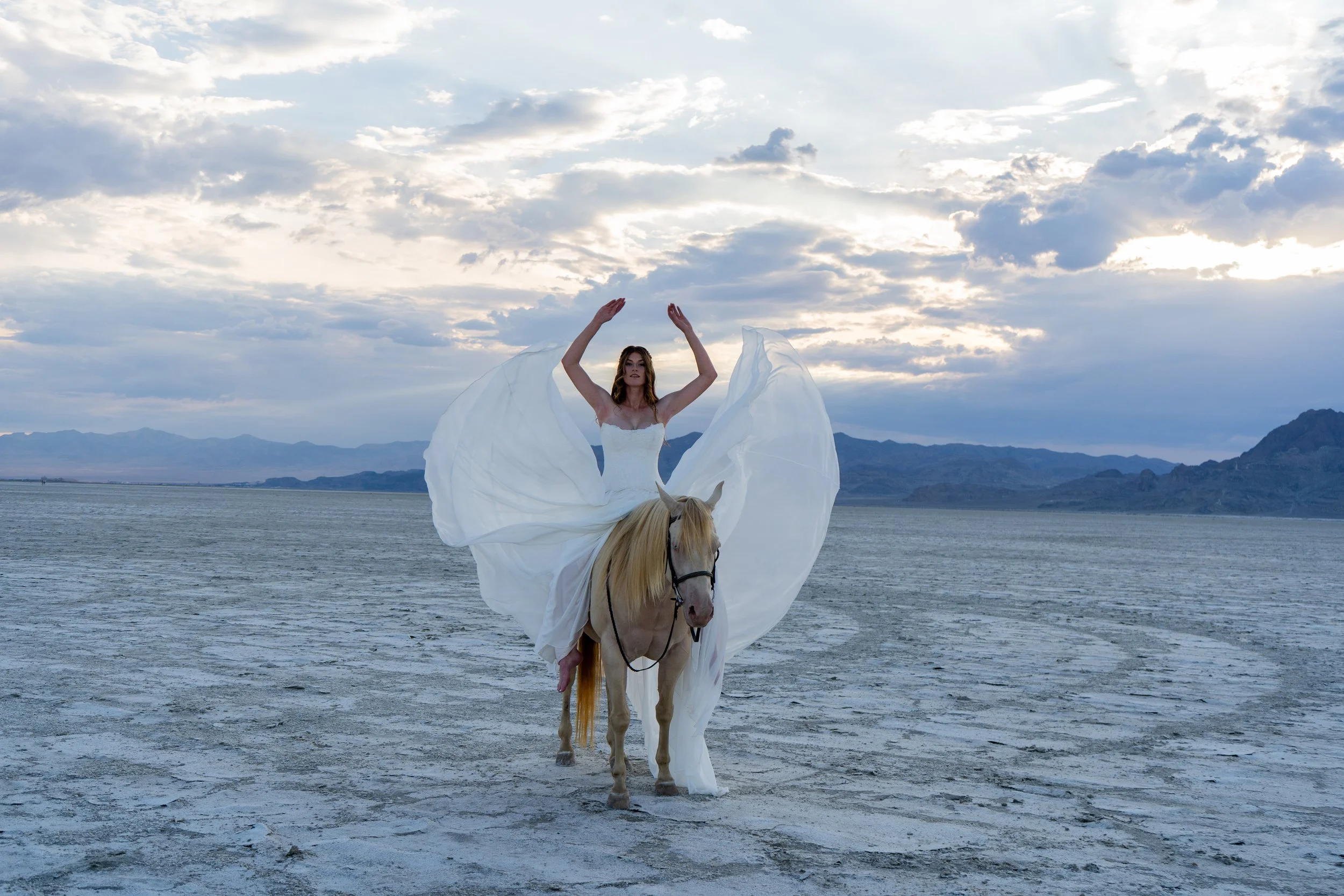 horsegirlsaltflatsutahtravel-3.jpg