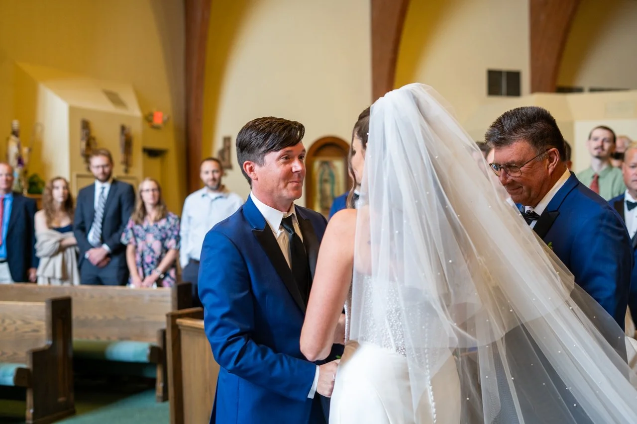 luxurykentuckybluefilmstylecoupleringscatholicmusichallwedding-42.jpg