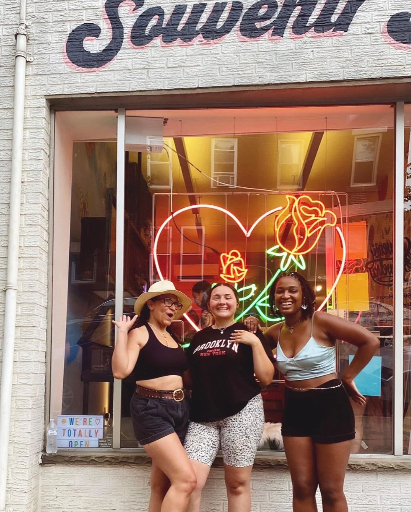 💚We love ya&rsquo;ll Philadelphia💚

Thank you to @theholymountainism for being the best mentor a person could dream of. What a beautiful day filled with love, positivity, and bling 💎⛓ The family of staff at Souvenir Jewelry has supported and been 