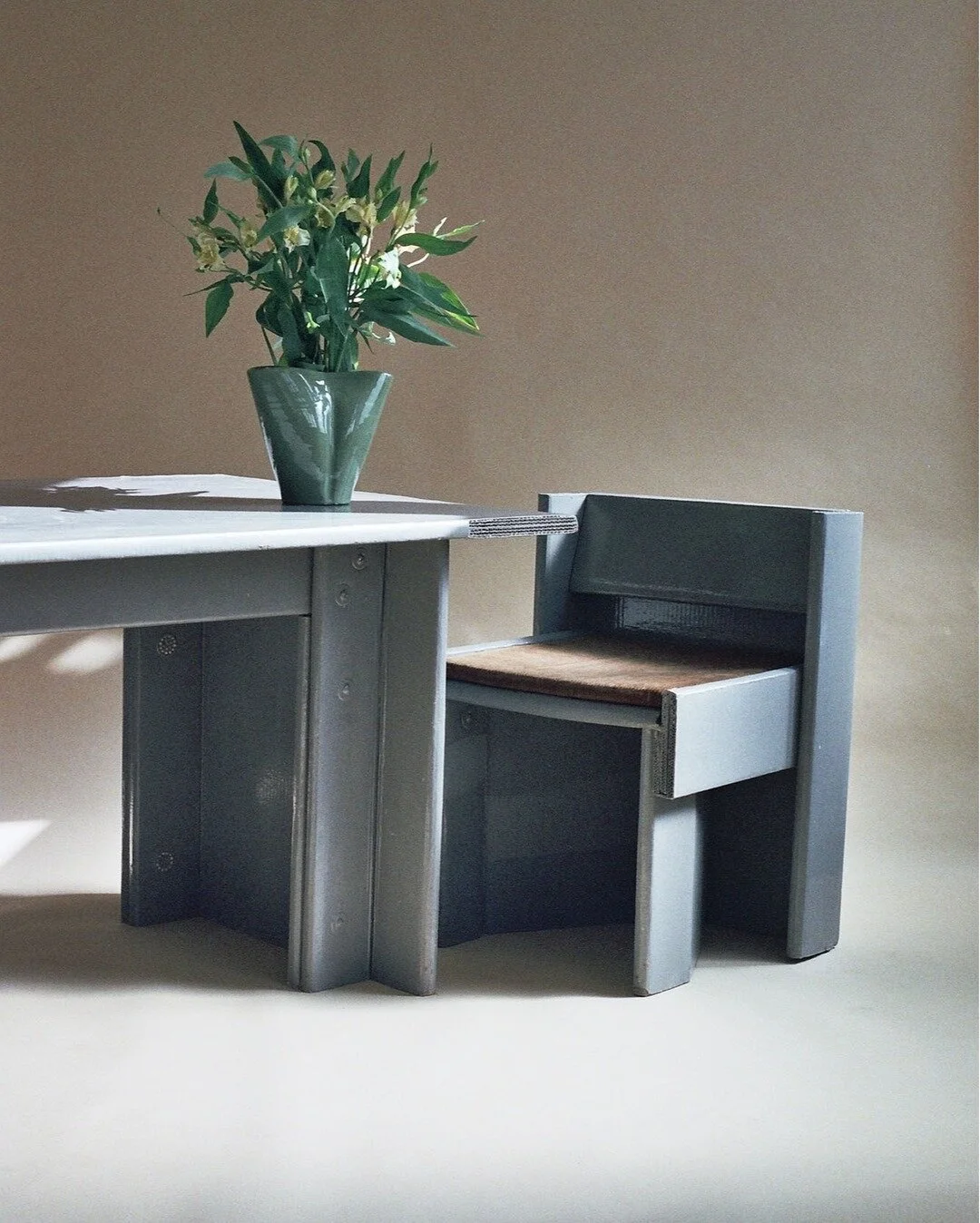 Cardboard Dining Set.⠀⠀⠀⠀⠀⠀⠀⠀⠀
⠀⠀⠀⠀⠀⠀⠀⠀⠀
by way of @abelsloane1934