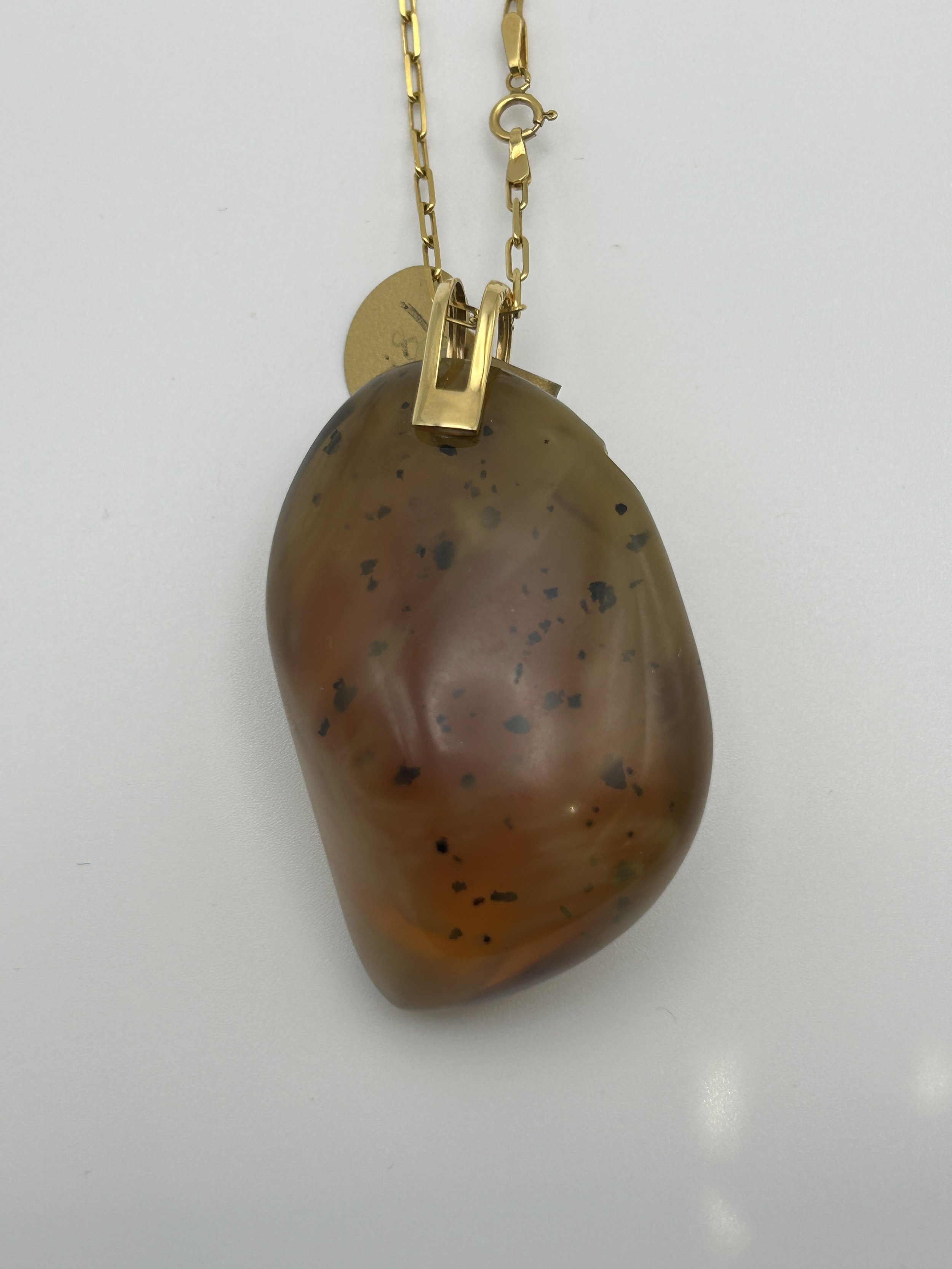 18 karat yellow gold Amber Pendant