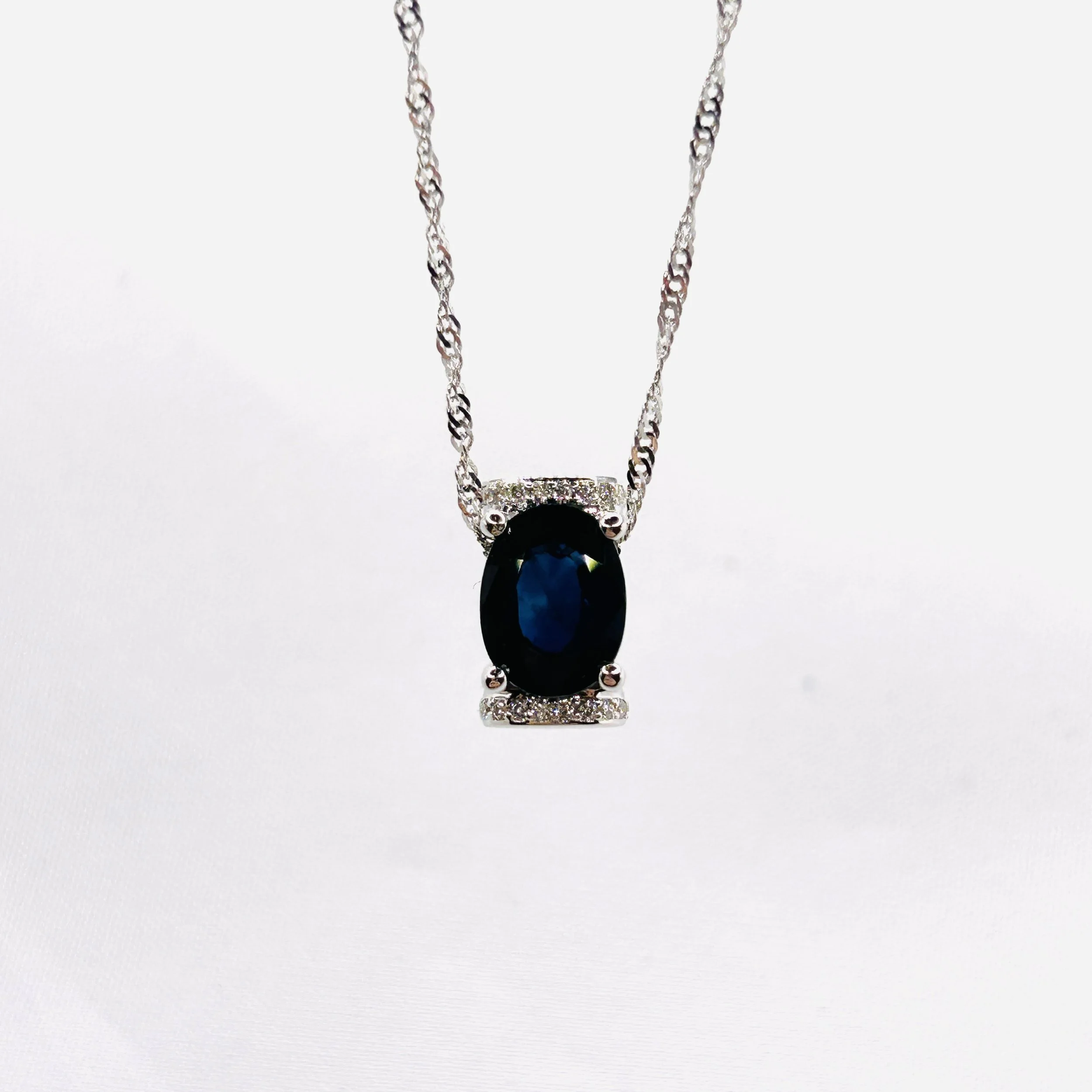 18 karat white gold Blue Sapphire Pendant with Diamonds - UPE19012 #1320