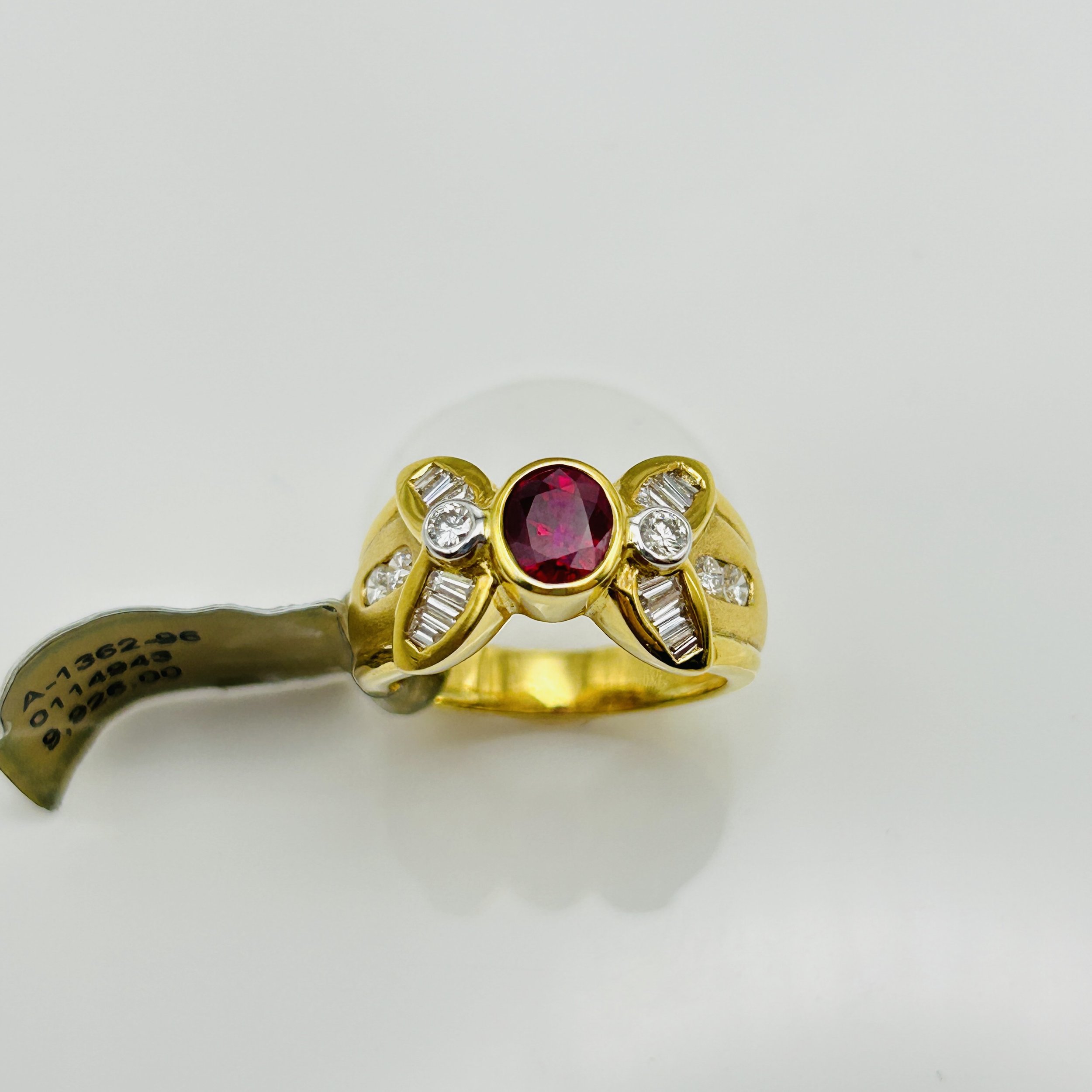 18 karat yellow gold Ruby ring with Diamonds - A-1362-96 #0114943