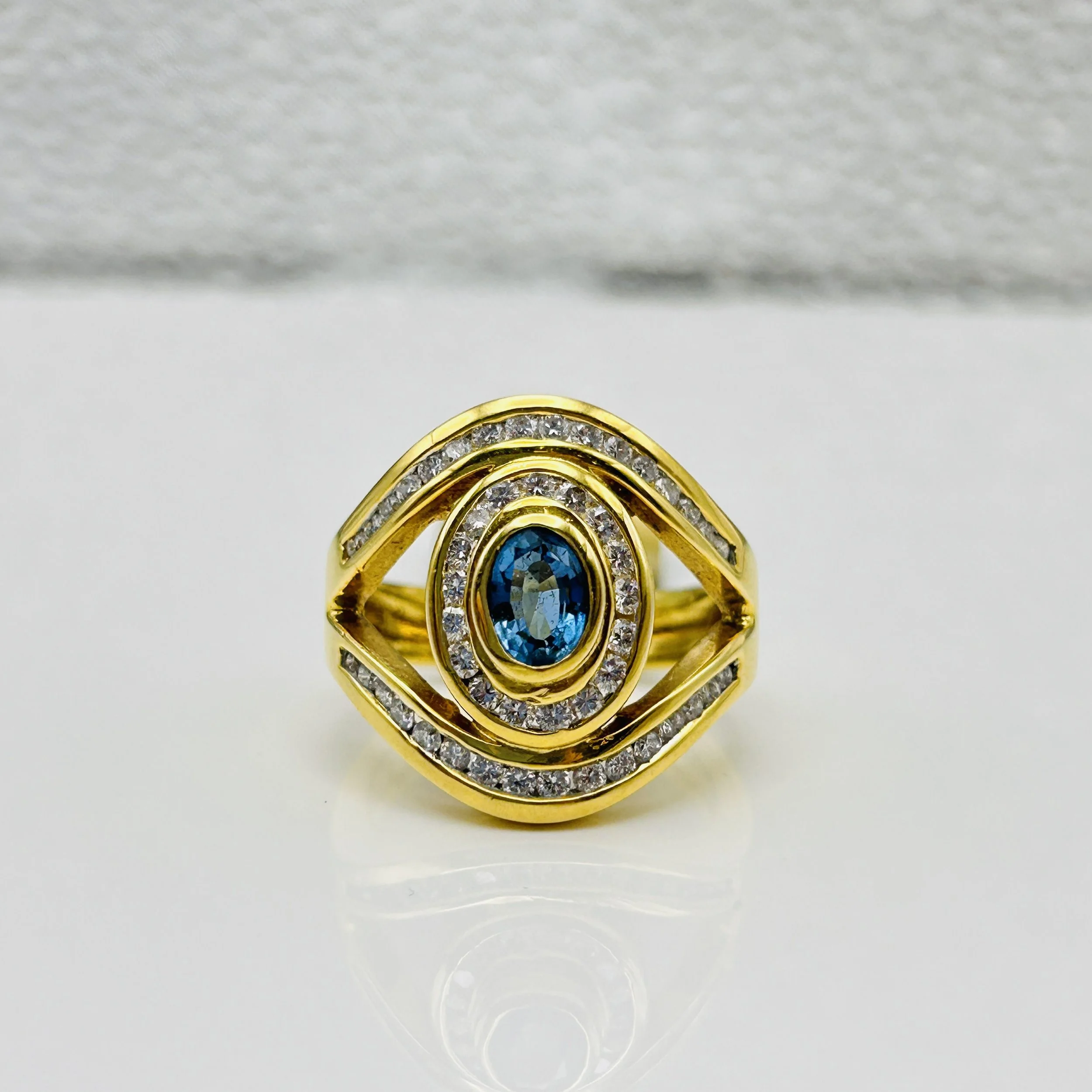 18 karat yellow gold Aquamarine ring with Diamonds - A-1031-96 #015050