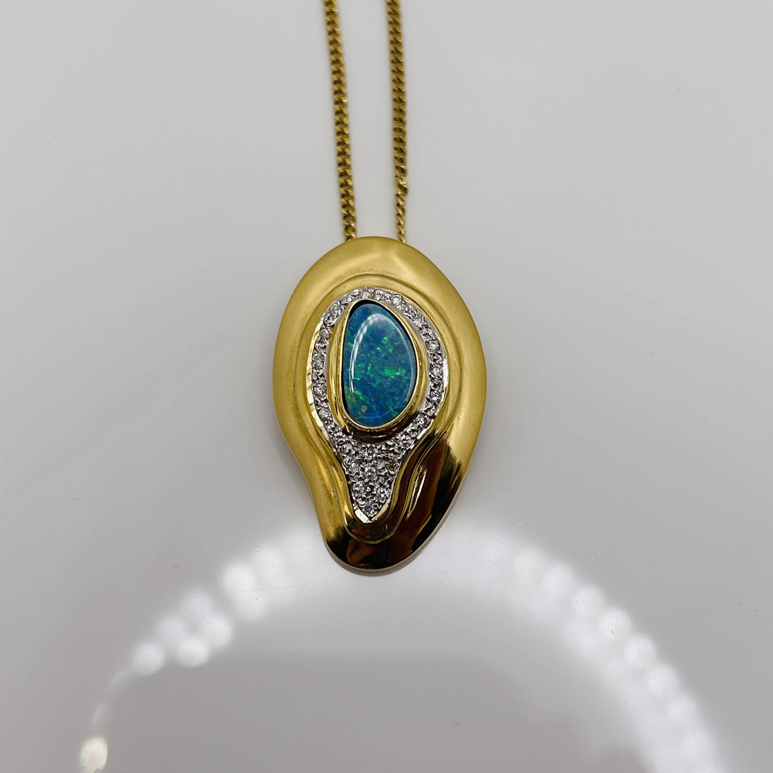 18 Karat Yellow Gold Boulder Opal pendant with Diamonds -  SC-63-93-011673