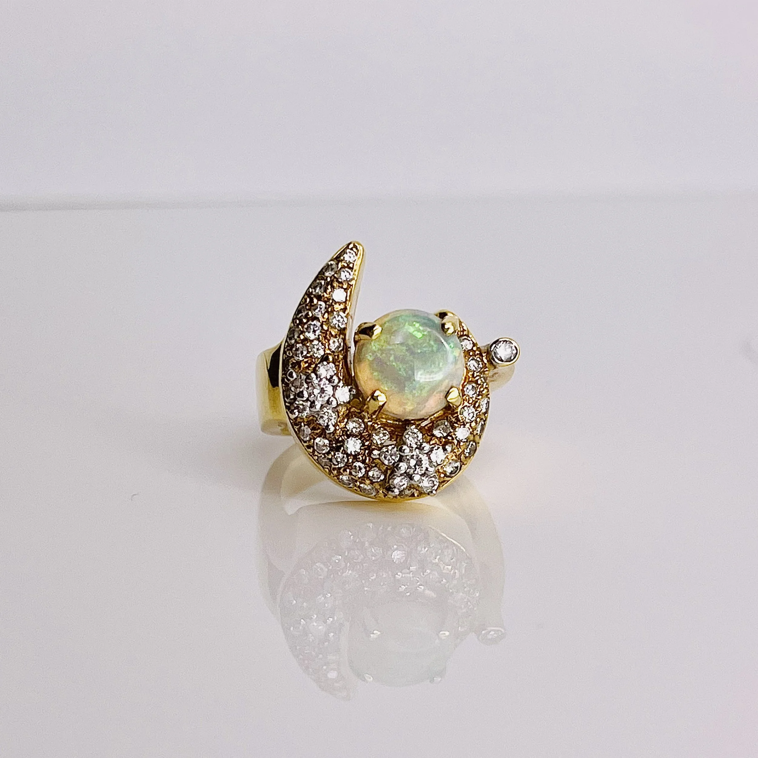 18 Karat Yellow Gold Opal ring with Diamonds -  A-1496-95 #014380