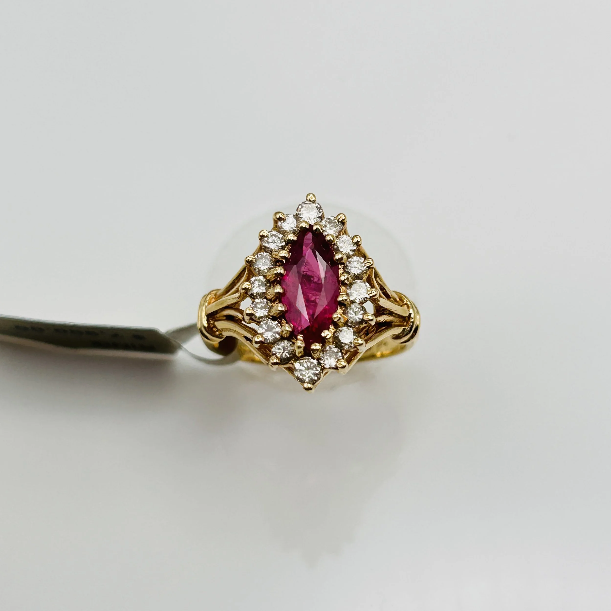 18 karat yellow gold Ruby ring with Diamonds - O.S.