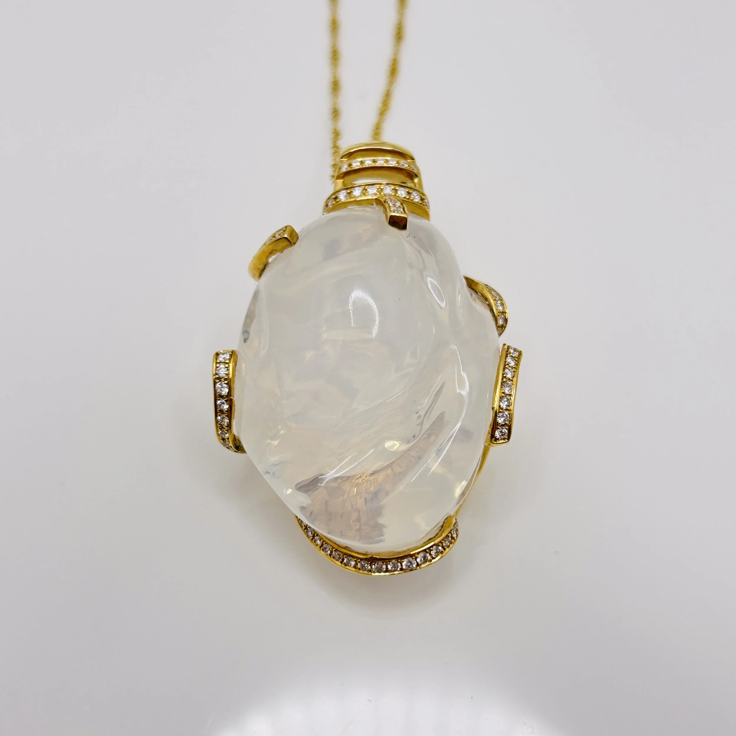 18 Karat Yellow Gold Mexican Jelly Opal pendant with Diamonds - UPE170153 #11384