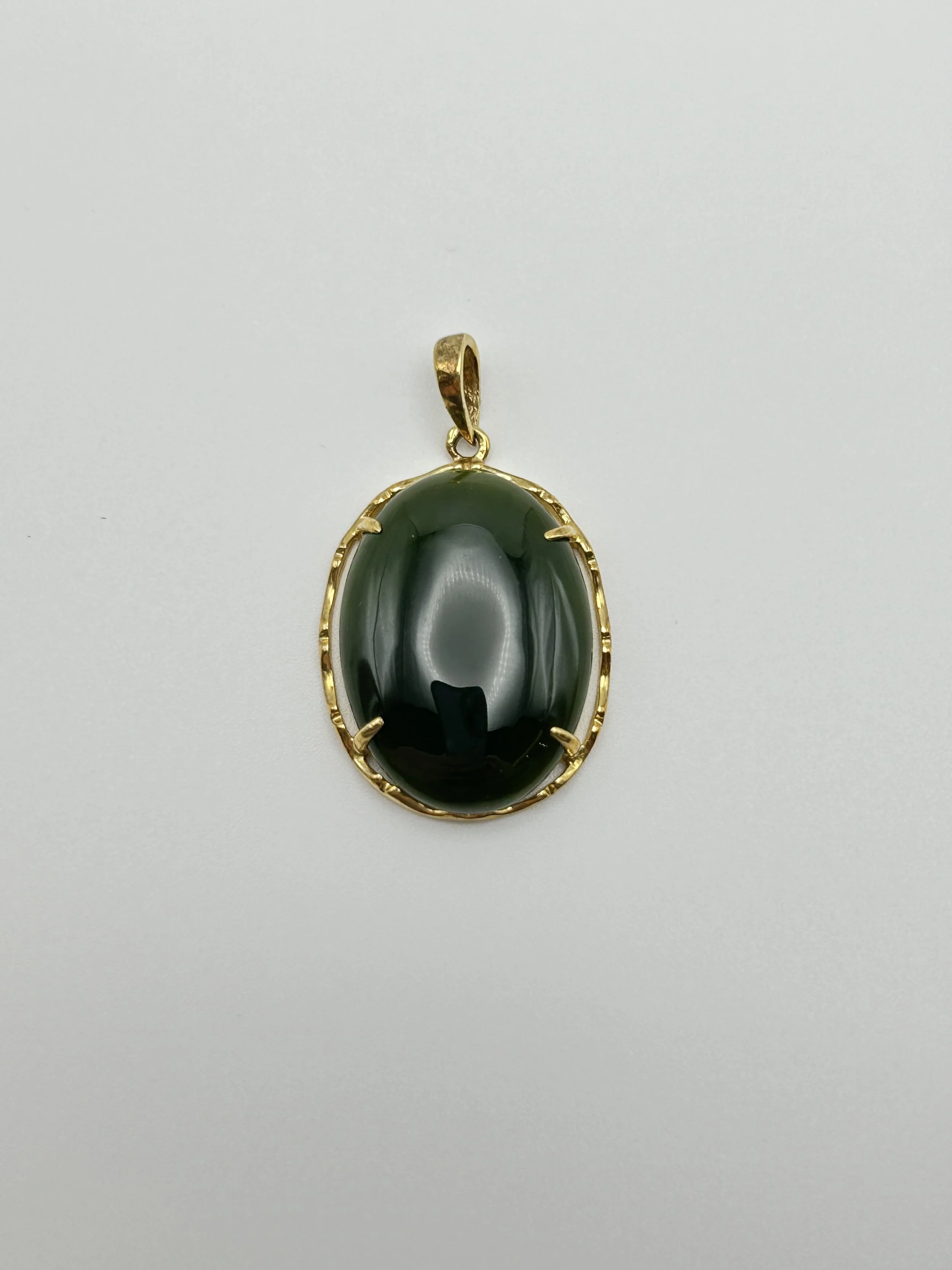 18 karat yellow gold Canadian Jade pendant - "JAP#3