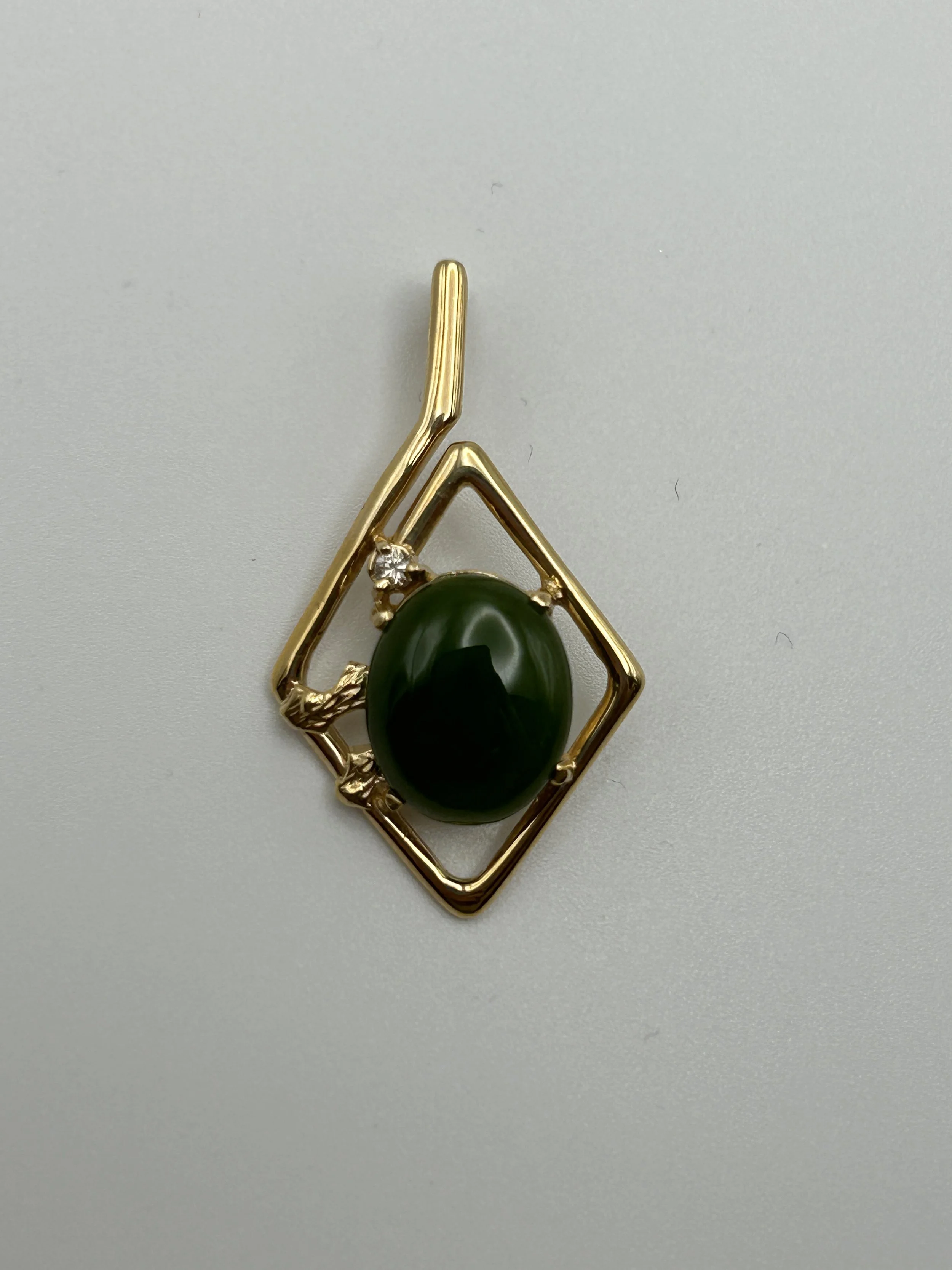 14 karat yellow gold Canadian Jade pendant