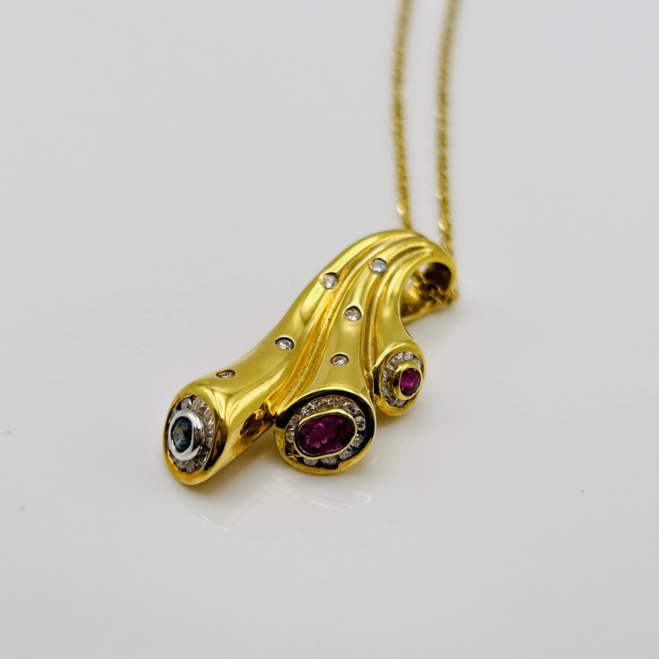 18 karat yellow gold Blue and Pink Sapphire Pendant with Diamonds - A-336-93 #012332