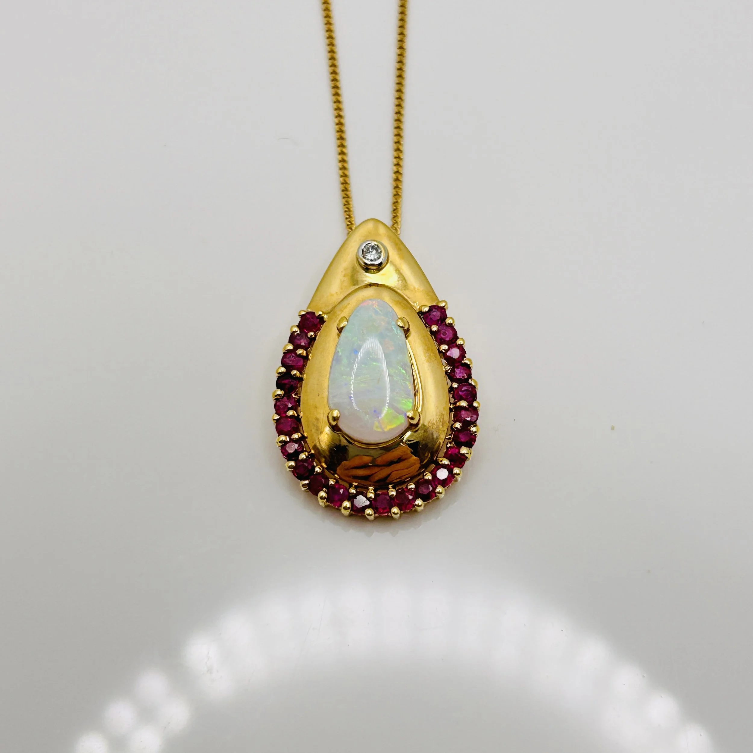 18 Karat Yellow Gold Opal pendant with Diamonds and Ruby - A-379-93-011708