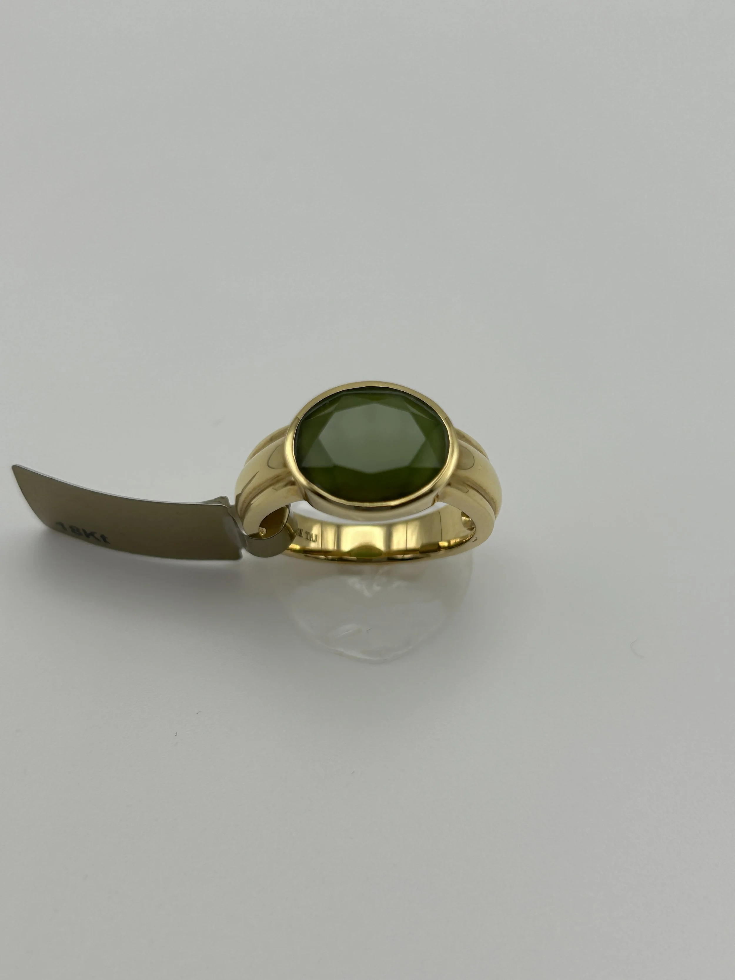 18 karat yellow gold Canadian Jade ring