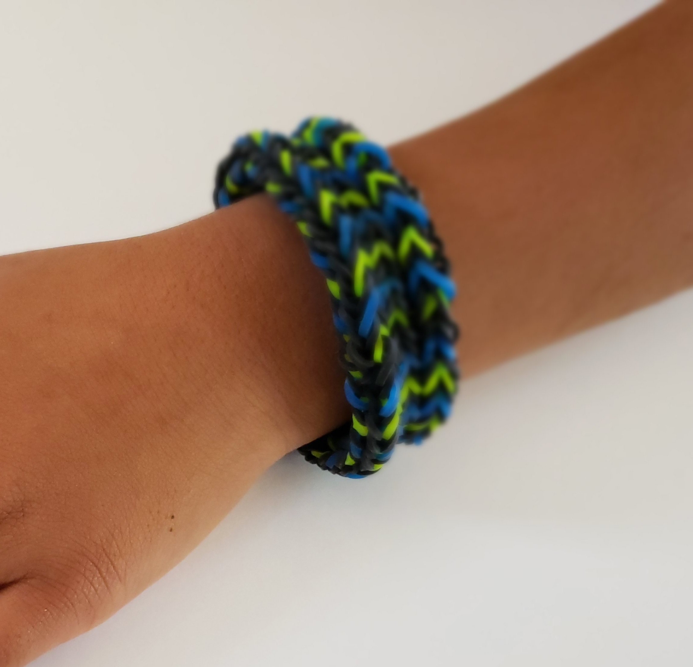 Double Rainbow Loom Bracelet : 7 Steps (with Pictures) - Instructables