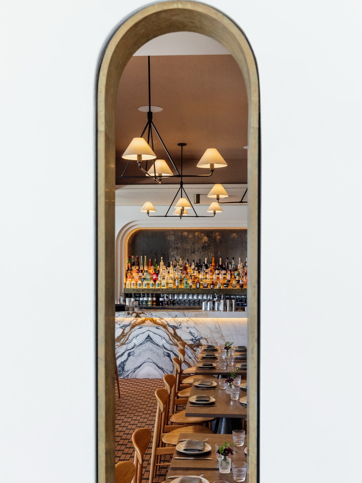 Space shots for stunning @hanks_kirra 🖼️

#kirra #goldcoastfood #interiorphotographer #goldcoastrestaurant #goldcoastphotographer