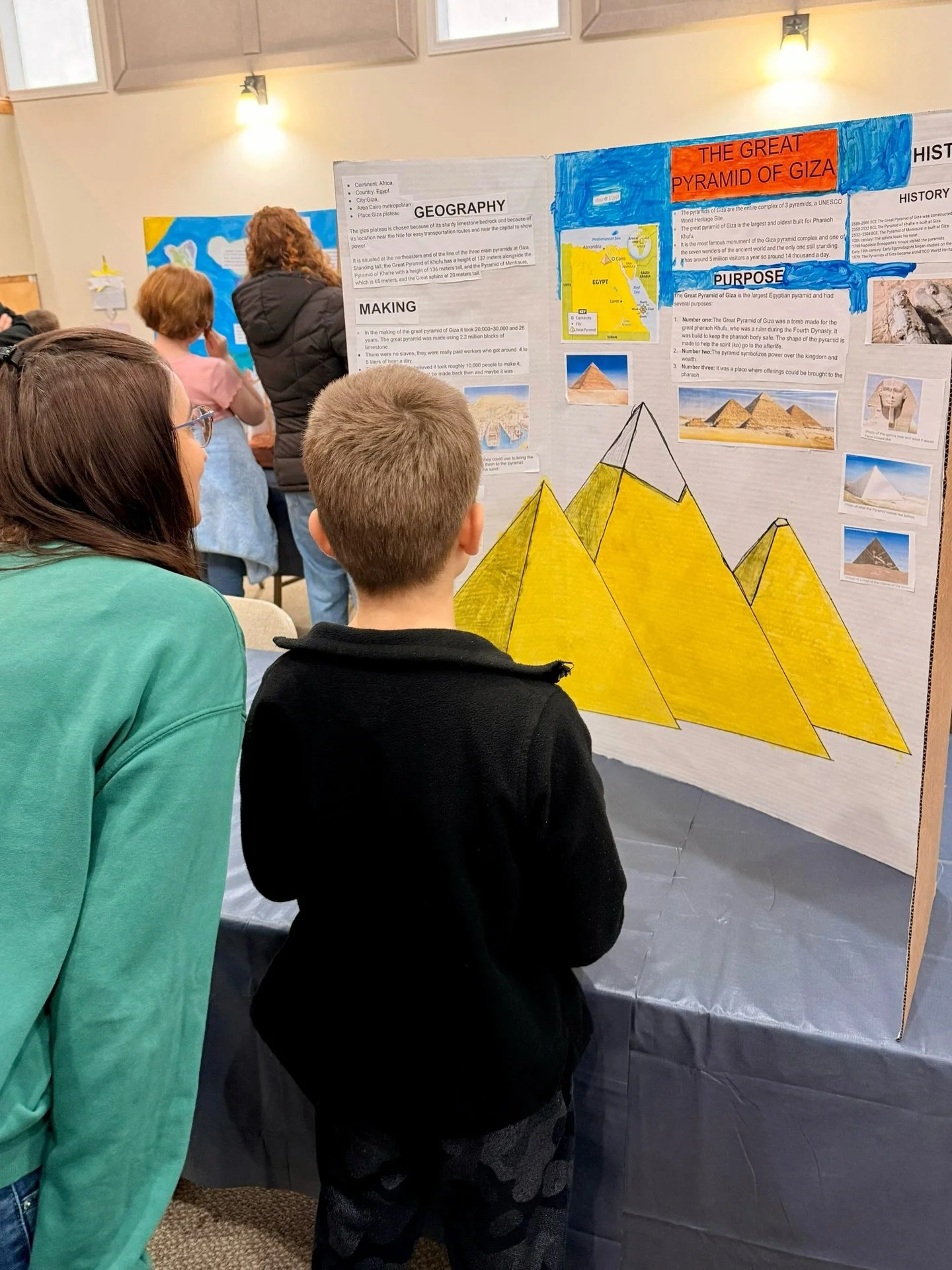 Right before the Thanksgiving break, our students came together for a joyful Learning Celebration filled with curiosity, confidence, and community.
Lower Elementary students researched a constellation of their choice and proudly shared their findings