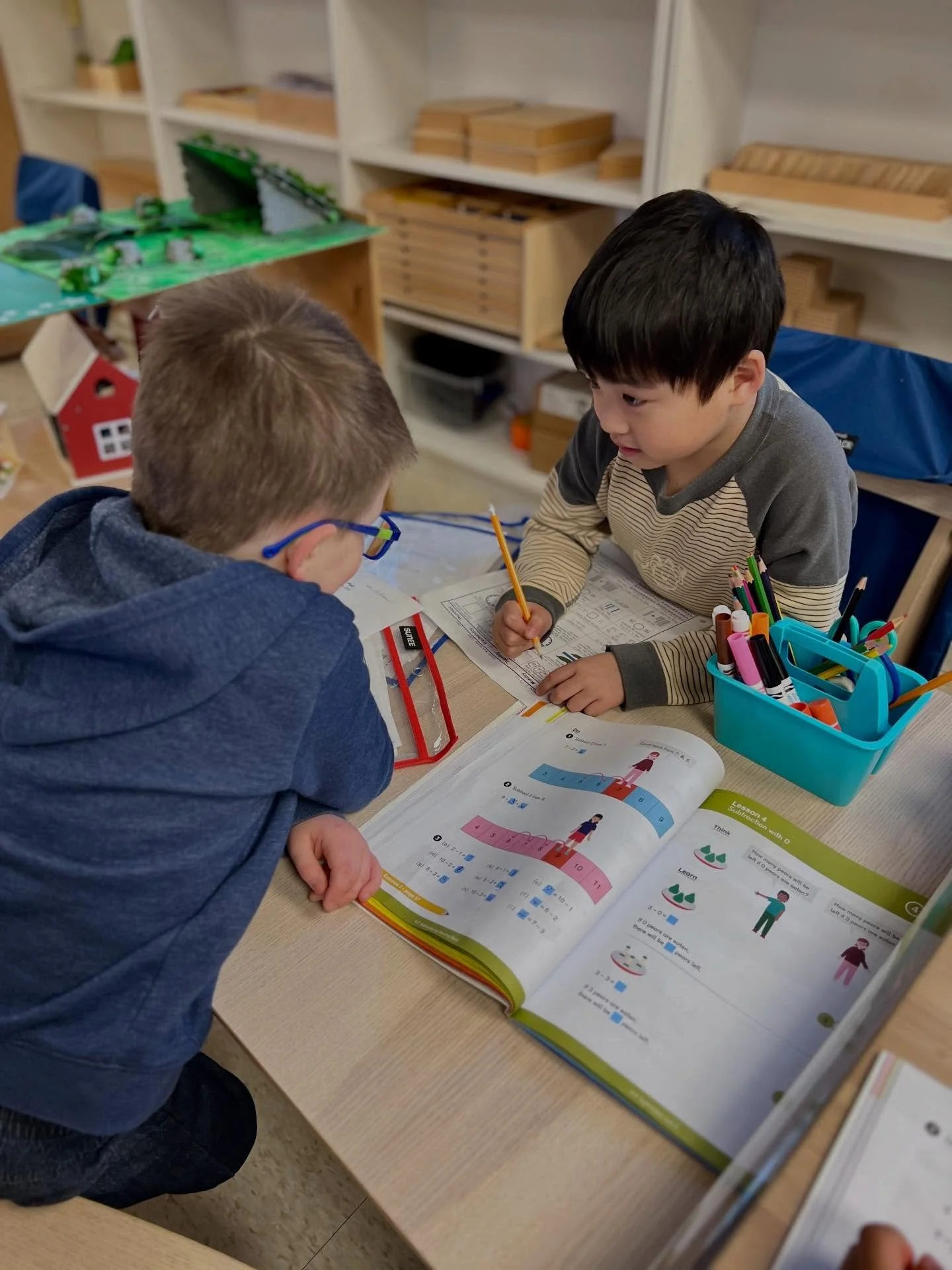 Working together, independently!

In the Montessori way, children learn side by side&mdash;each focused, each engaged, each moving at their own pace. Through hands-on reading and thoughtful guidance, independence and confidence grow naturally. Freedo