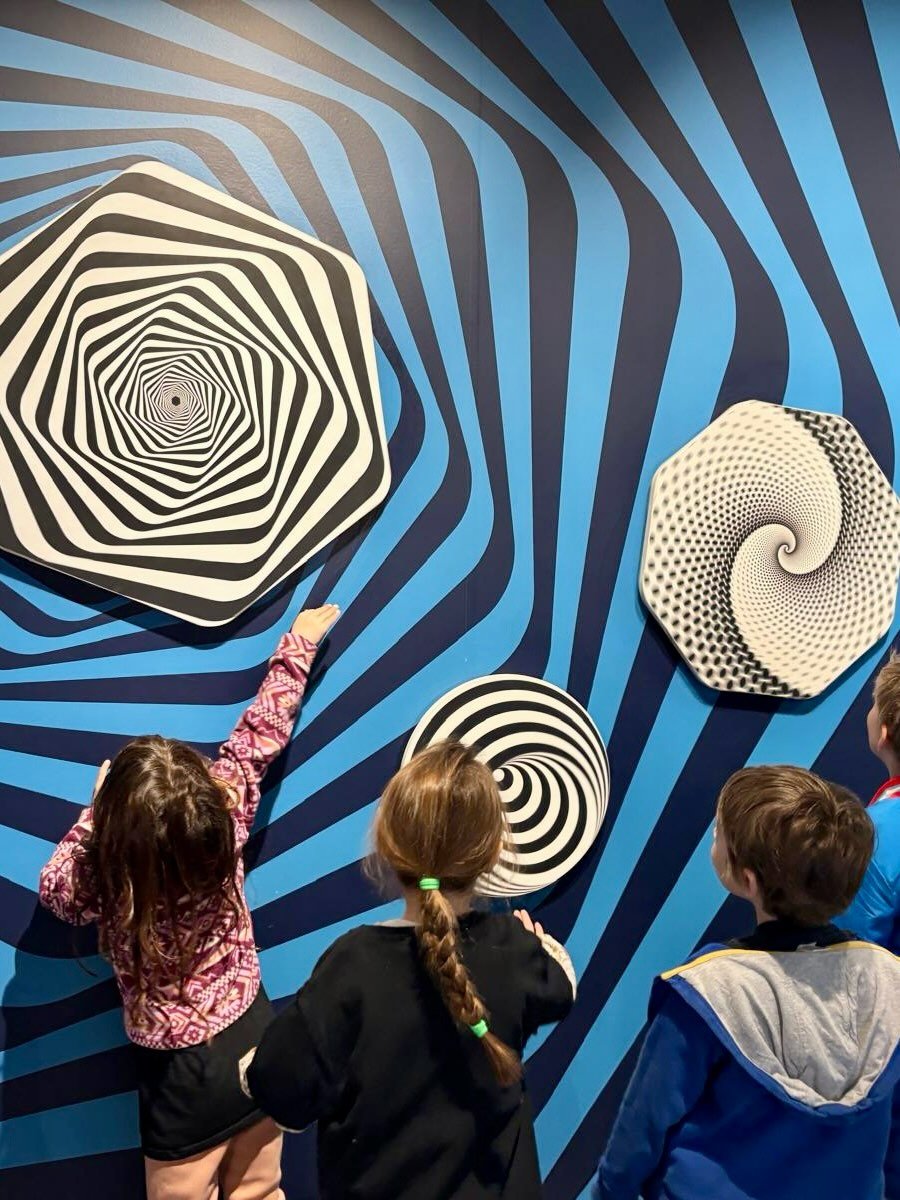 oday we explored the Museum of Illusions Seattle&mdash;and it was such a fun and mind-bending experience!

From holograms and optical illusions to immersive rooms that completely twist your sense of balance and perspective, every exhibit made us stop